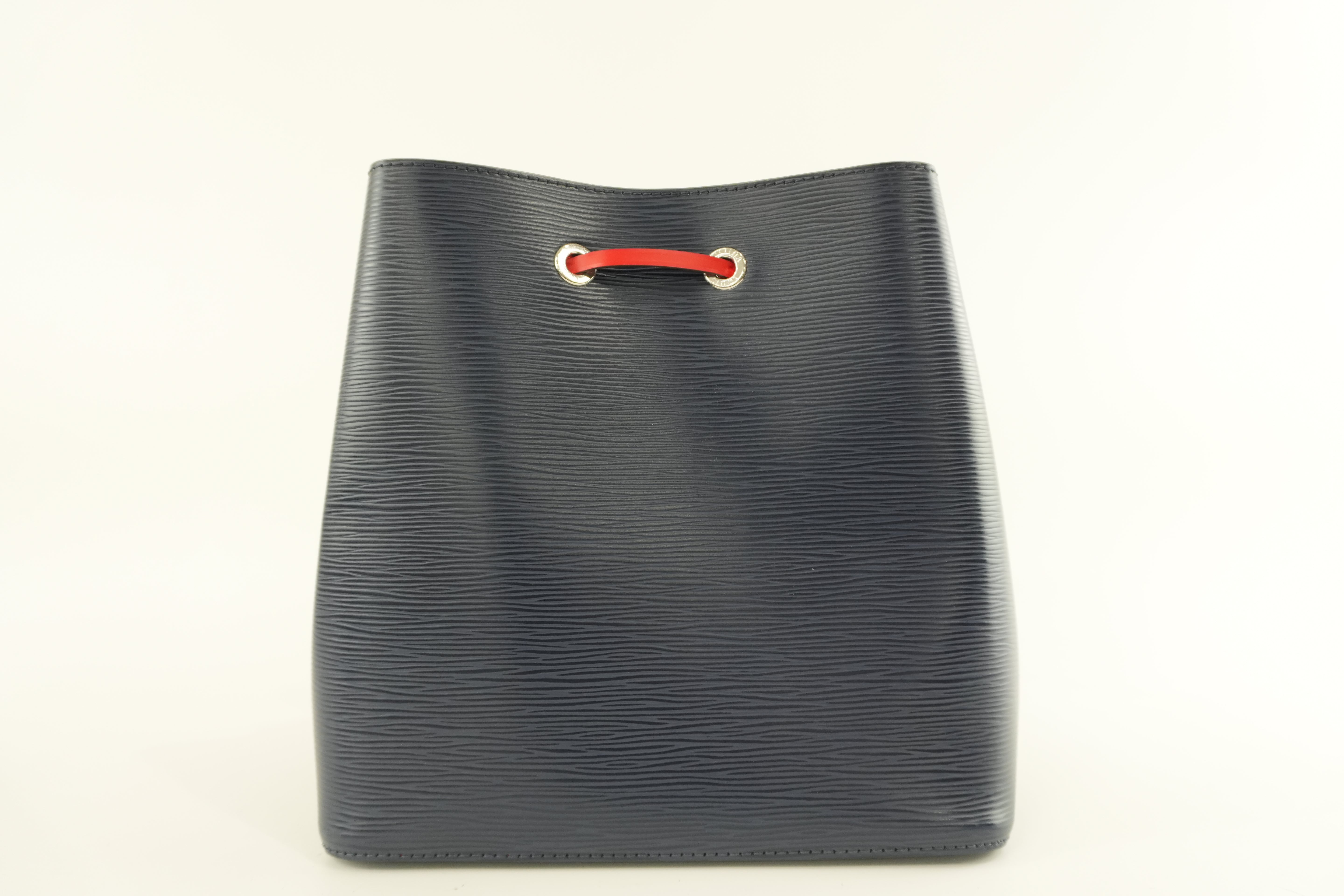 Louis Vuitton Epi Neo Noe Shoulder Bag Navy Blue Used