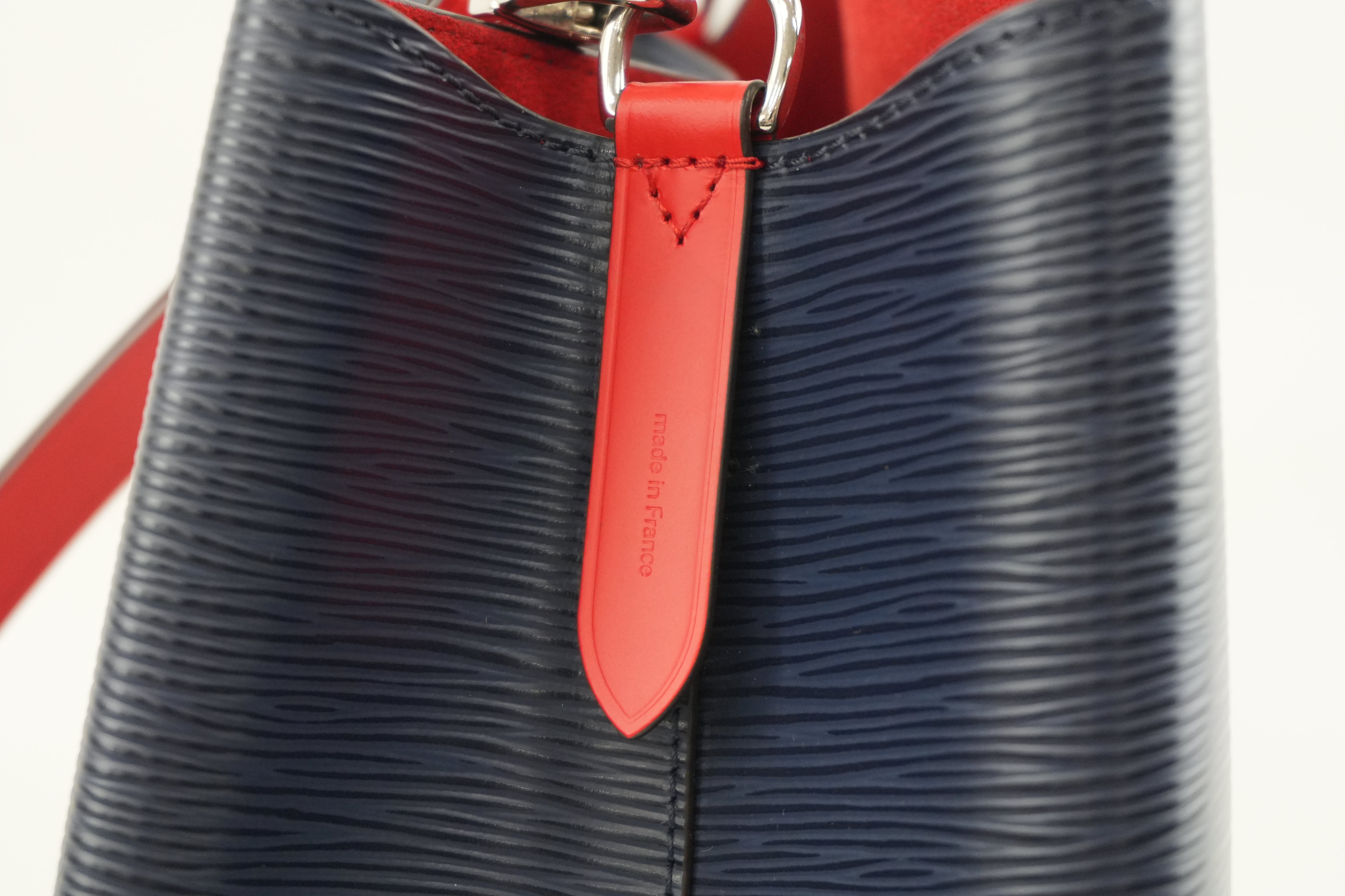 Louis Vuitton Epi Neo Noe Shoulder Bag Navy Blue Used