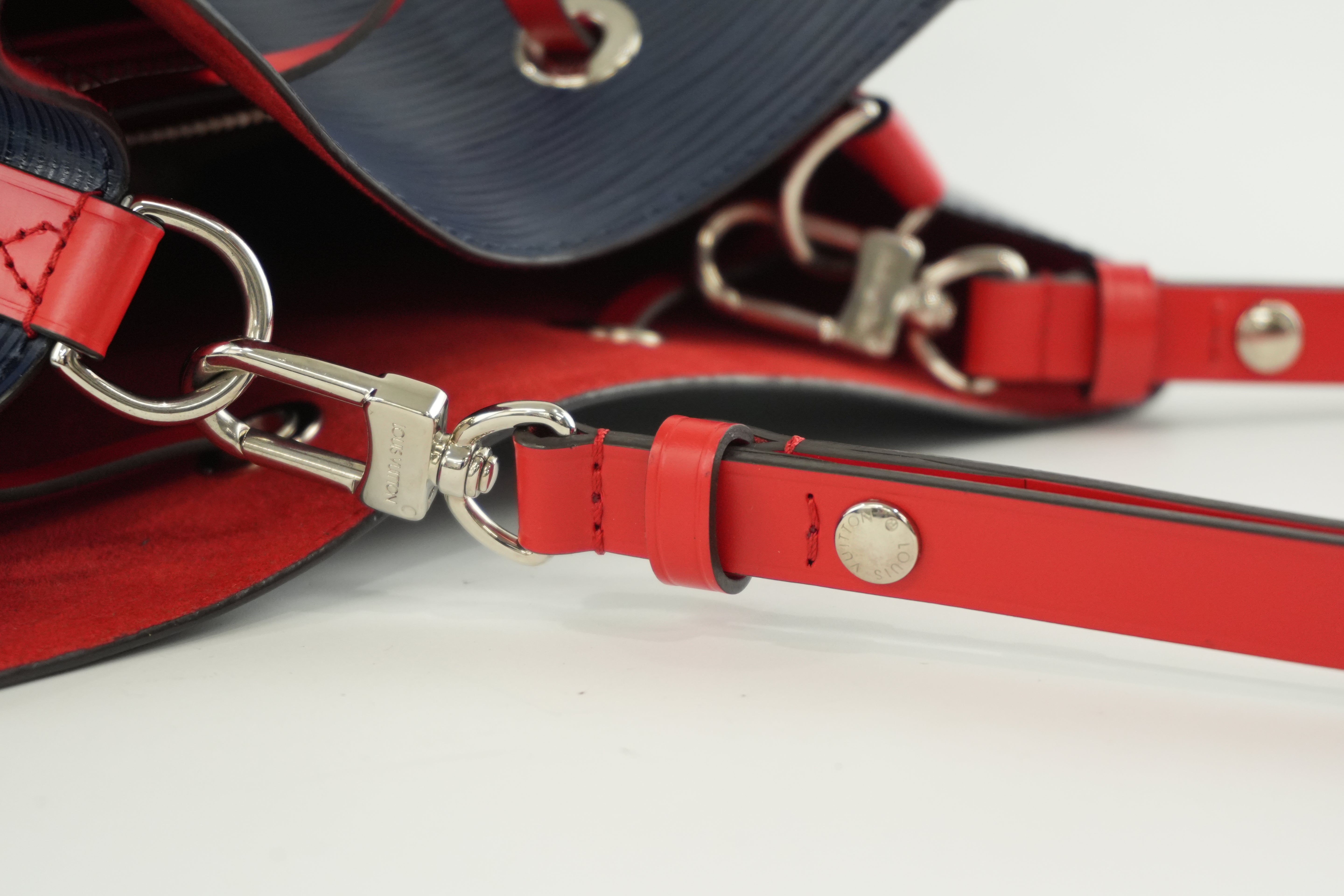 Louis Vuitton Epi Neo Noe Shoulder Bag Navy Blue Used