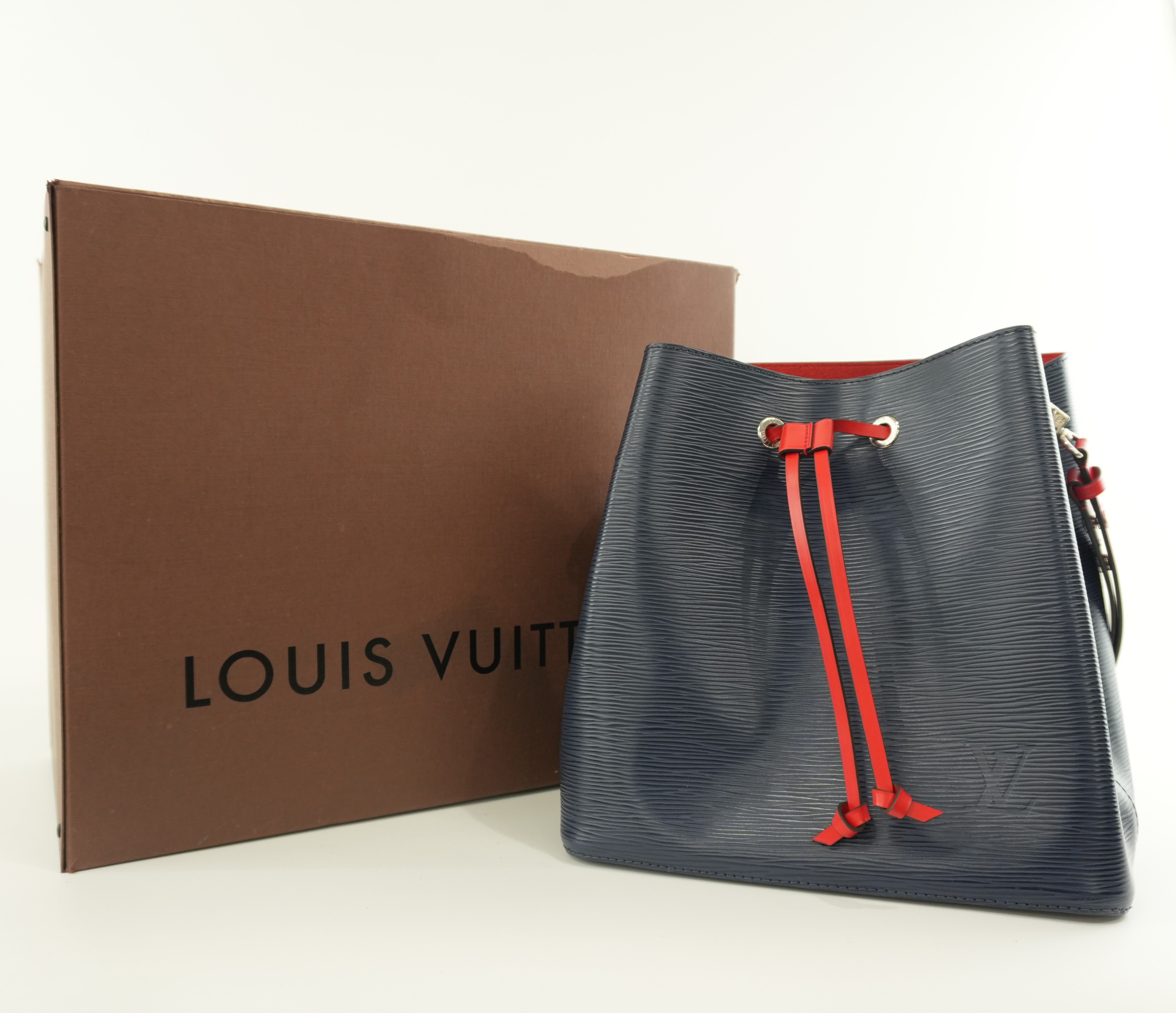 Louis Vuitton Epi Neo Noe Shoulder Bag Navy Blue Used