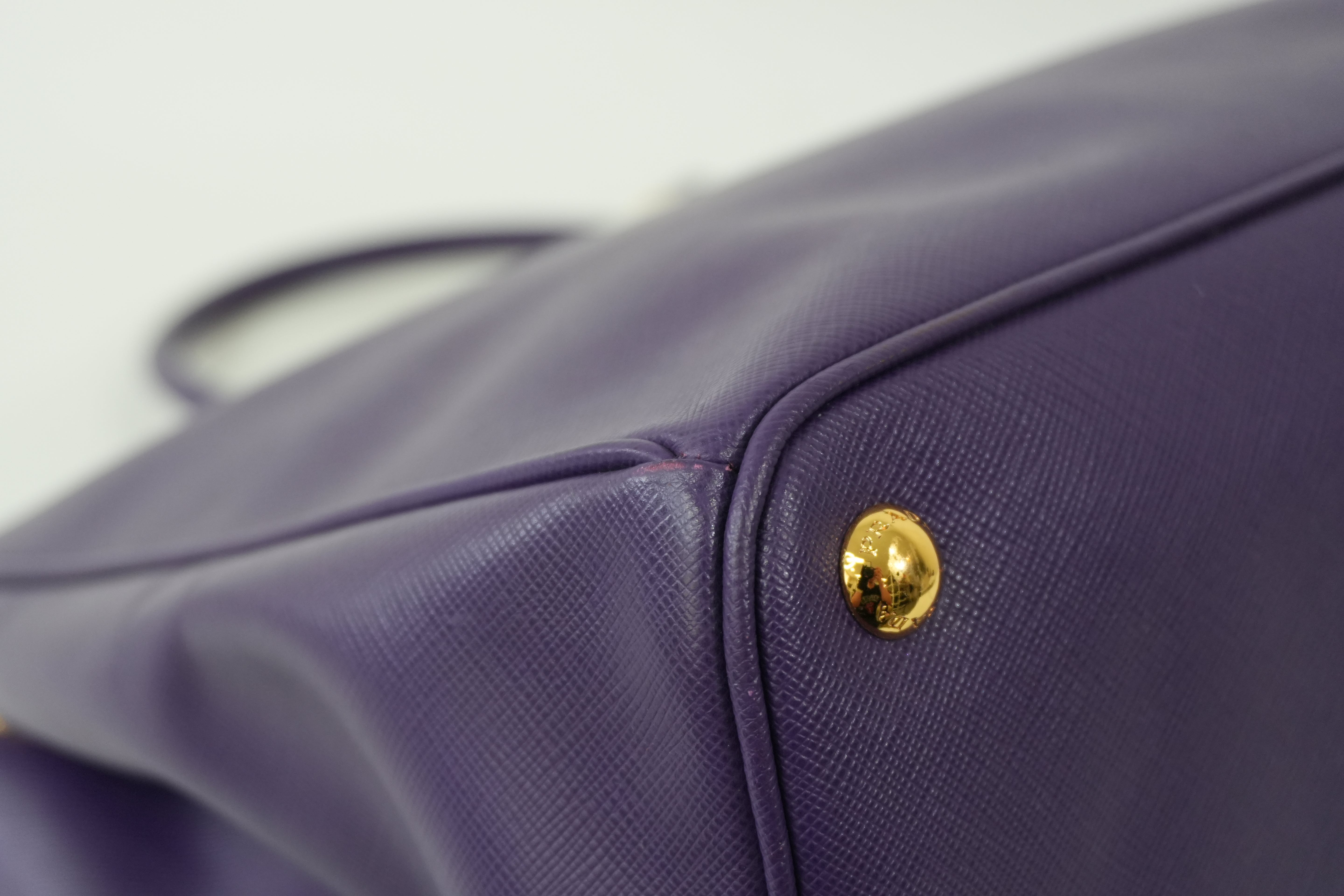 Pre-Owned Prada Saffiano Lux Galleria Double Zip Handbag Purple