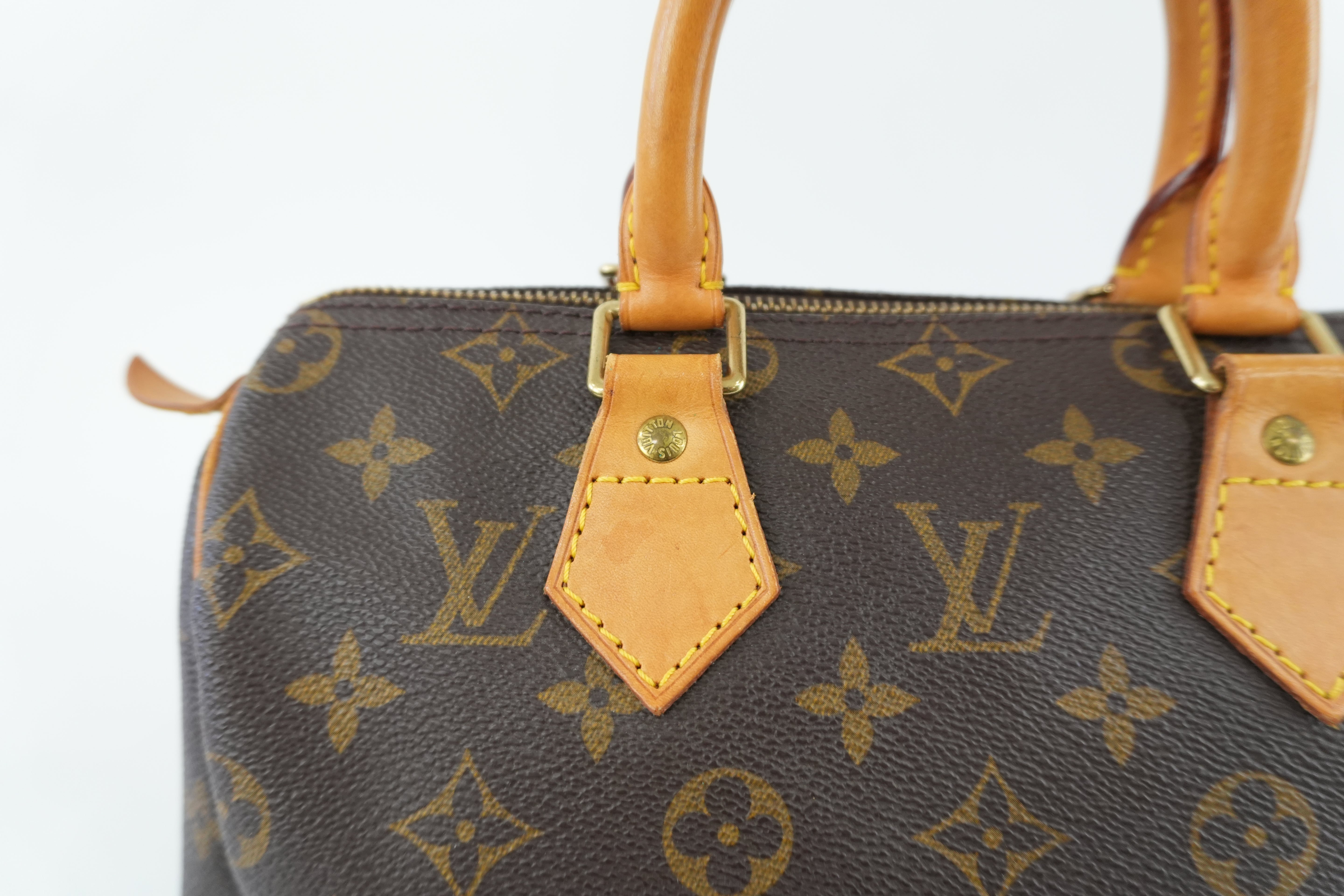 Louis Vuitton Monogram Speedy 25 Used