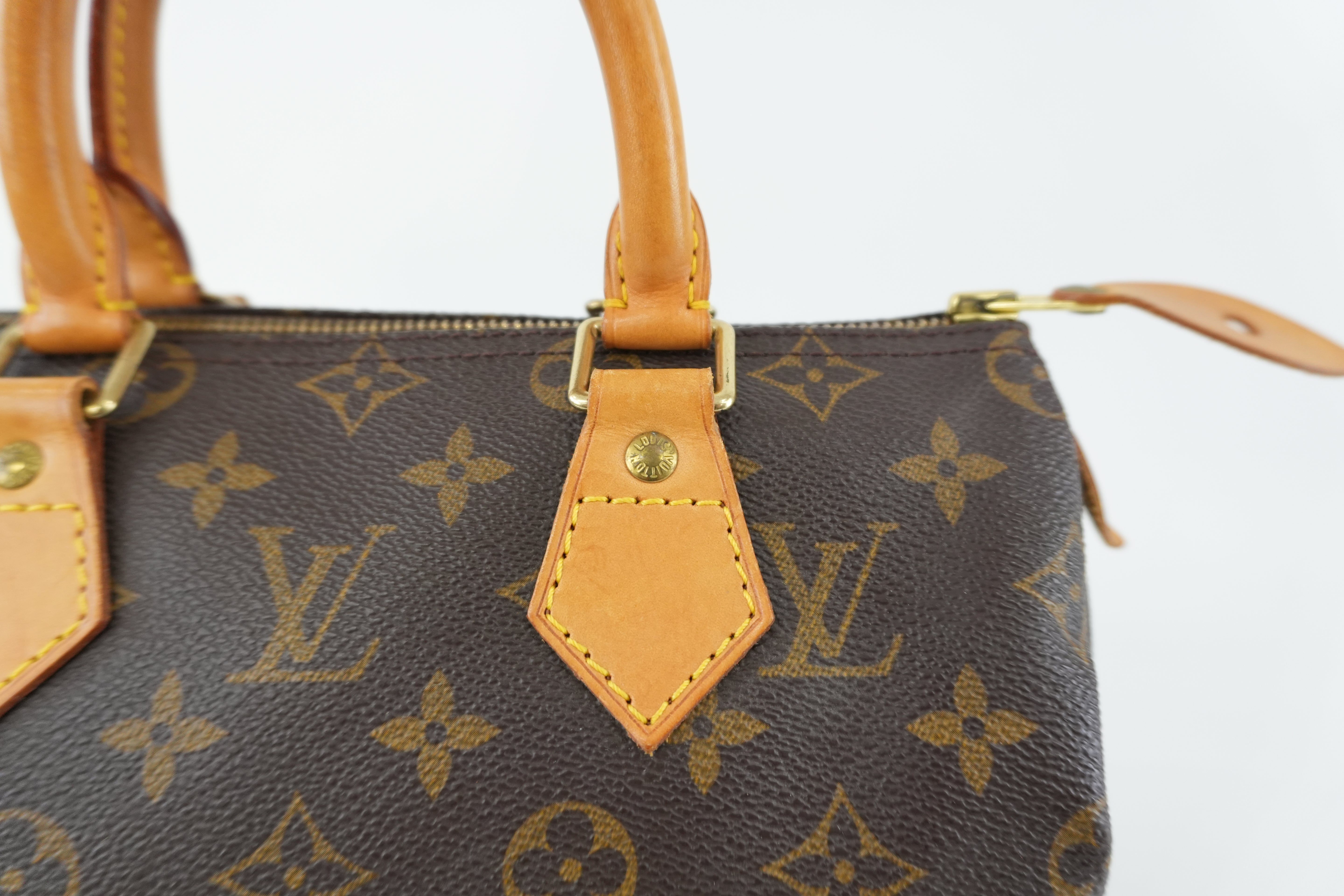 Louis Vuitton Monogram Speedy 25 Used