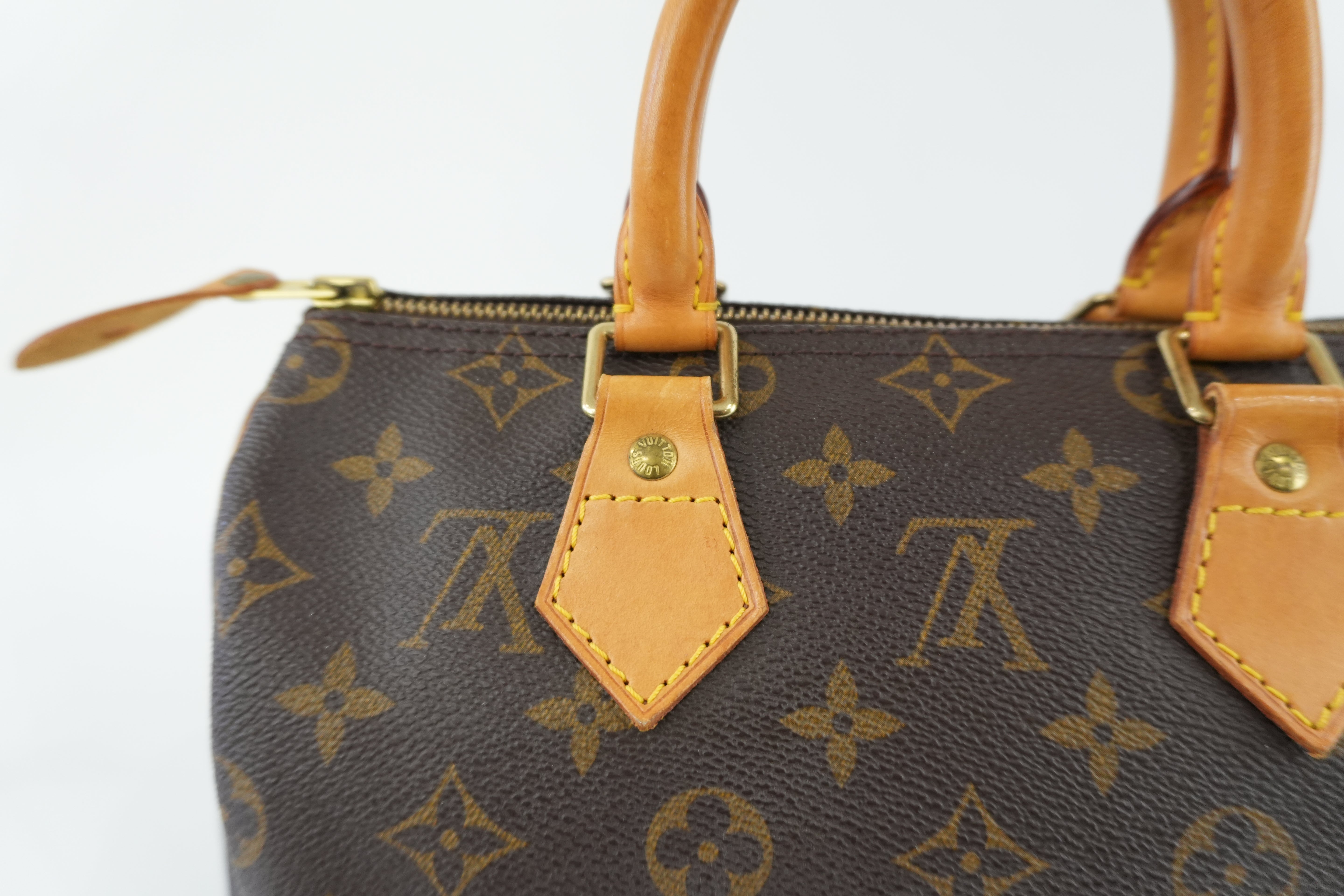 Louis Vuitton Monogram Speedy 25 Used
