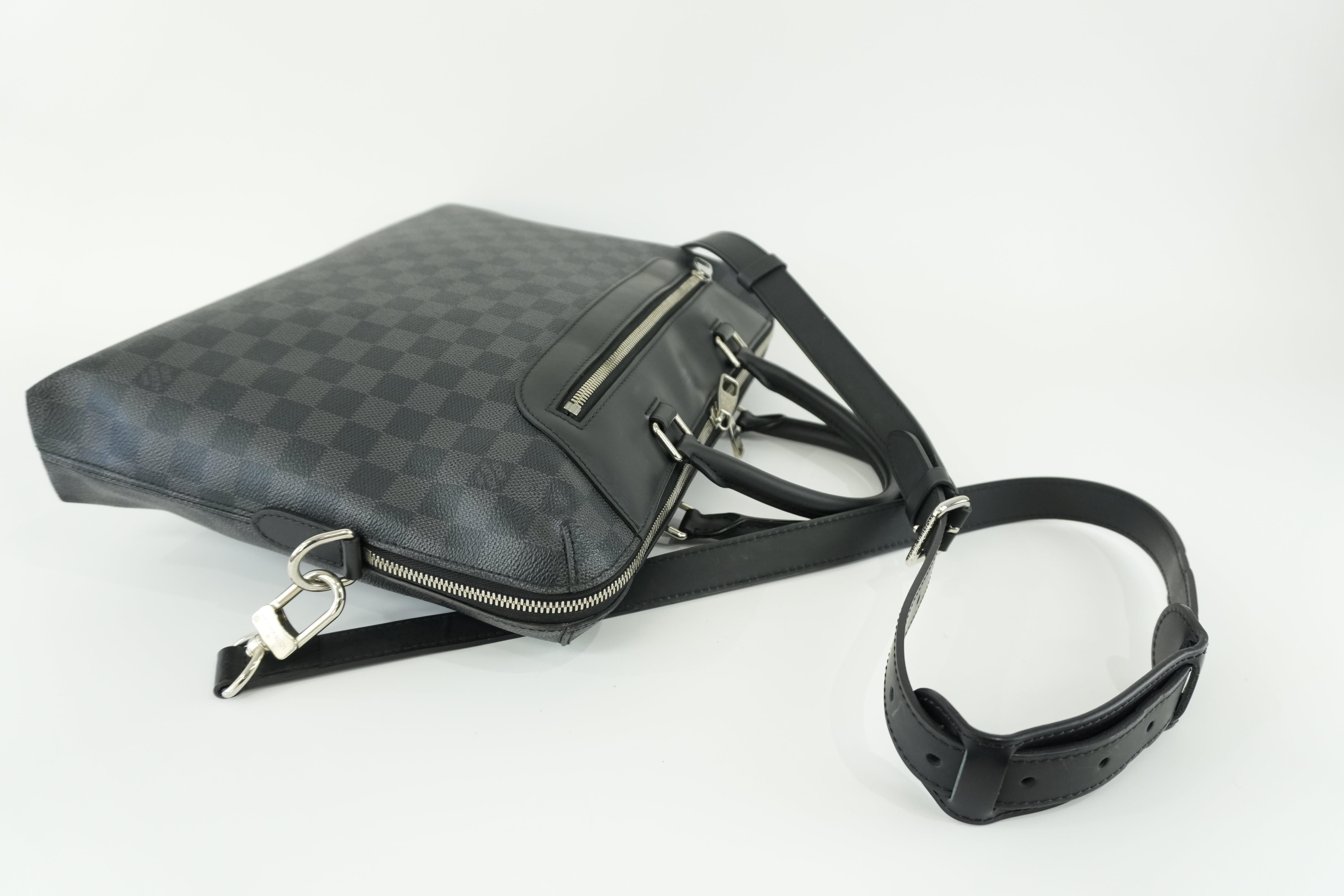 Louis Vuitton Damier Graphite Porte Documents Used
