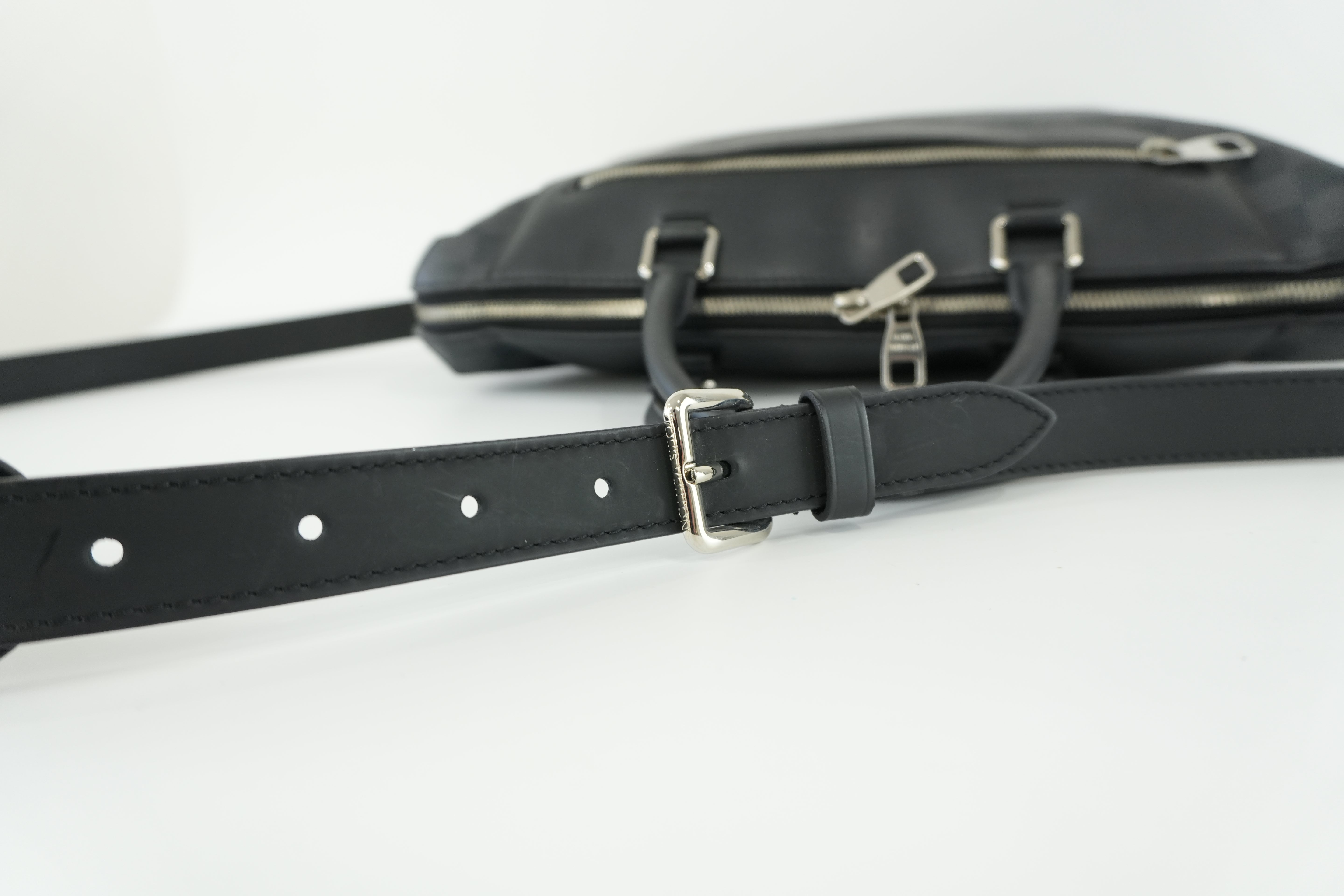 Louis Vuitton Damier Graphite Porte Documents Used