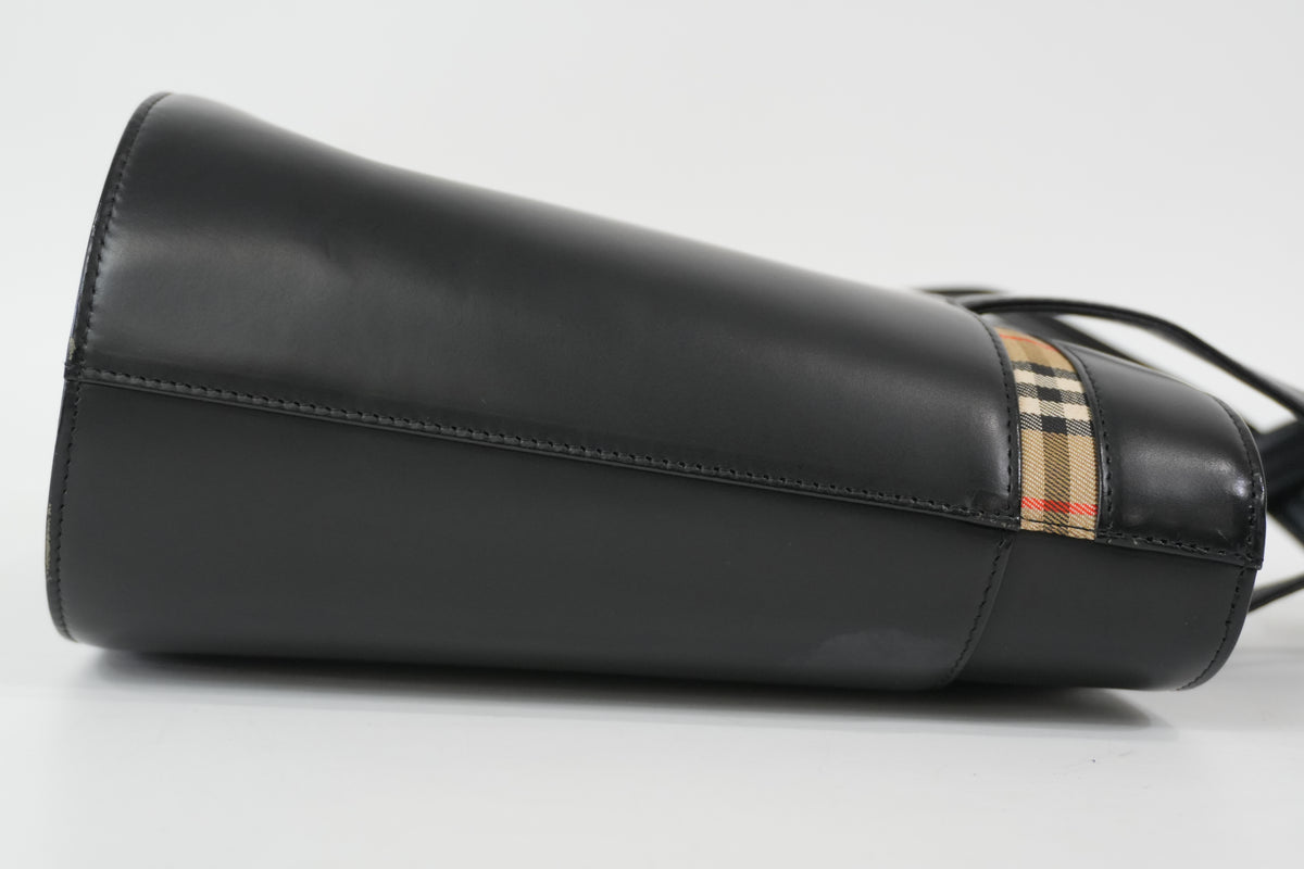 Pre-Owned Burberry Handbag Black