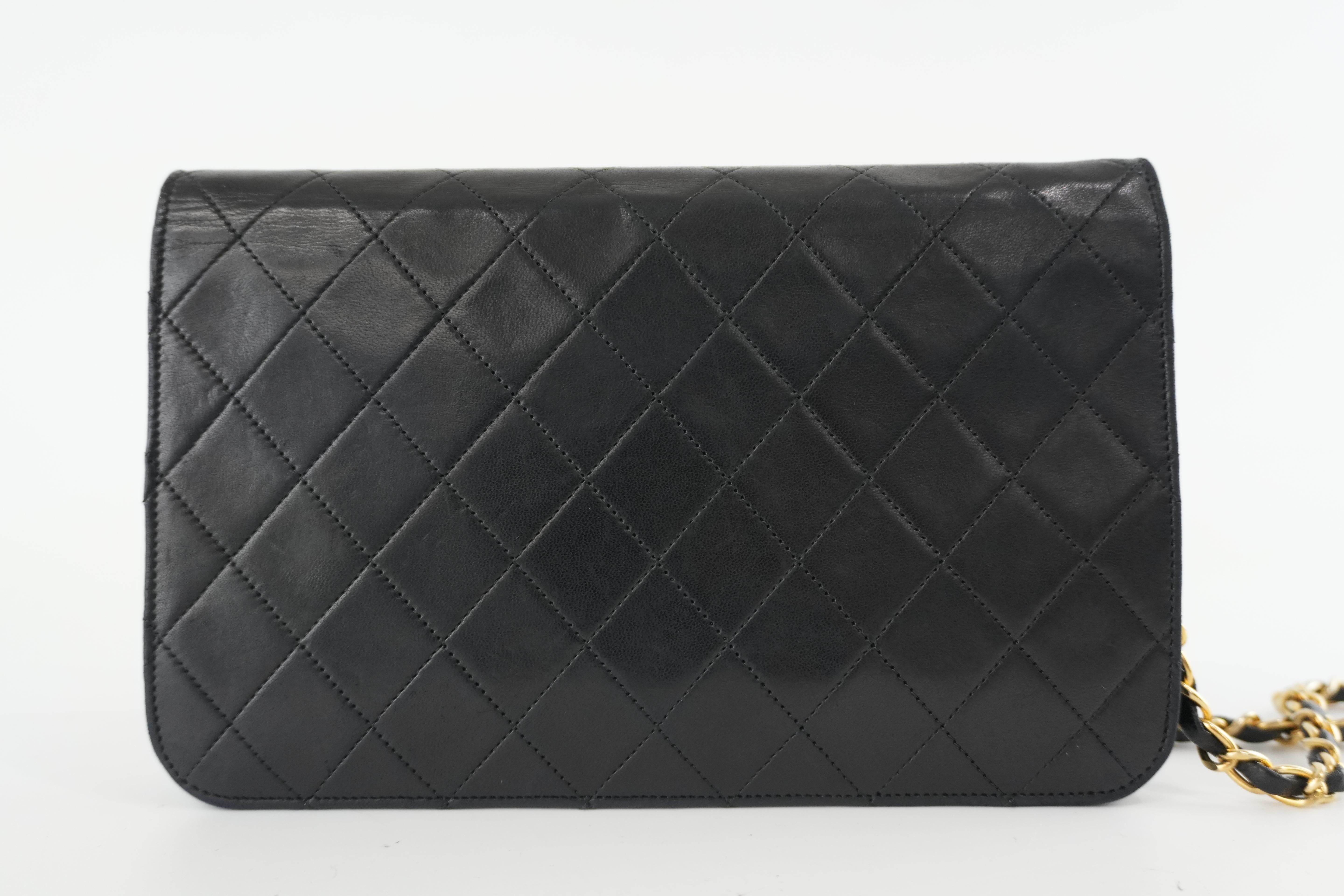 Pre-owned Chanel Lambskin Leather Chain Shoulder Bag Black