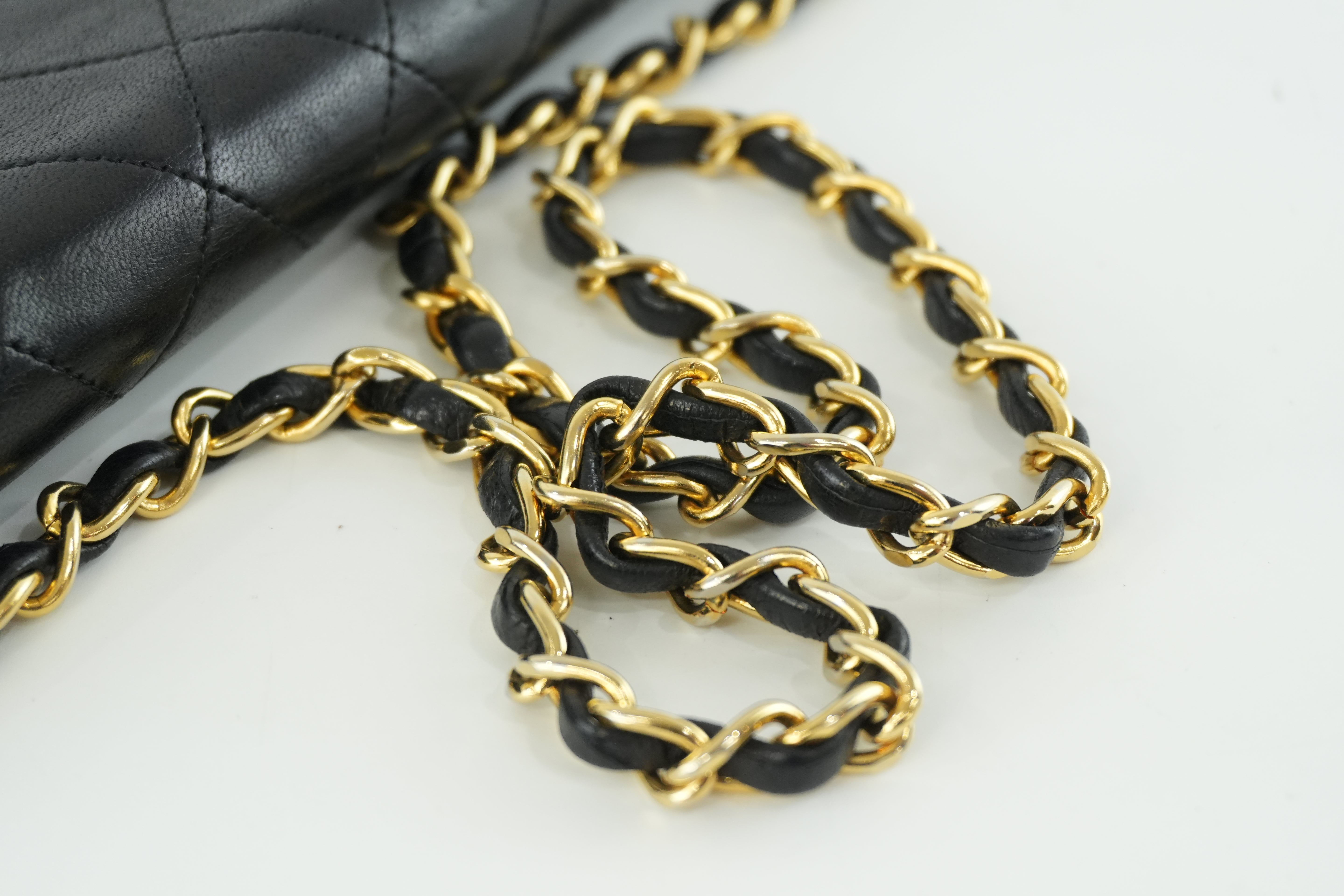 Pre-owned Chanel Lambskin Leather Chain Shoulder Bag Black
