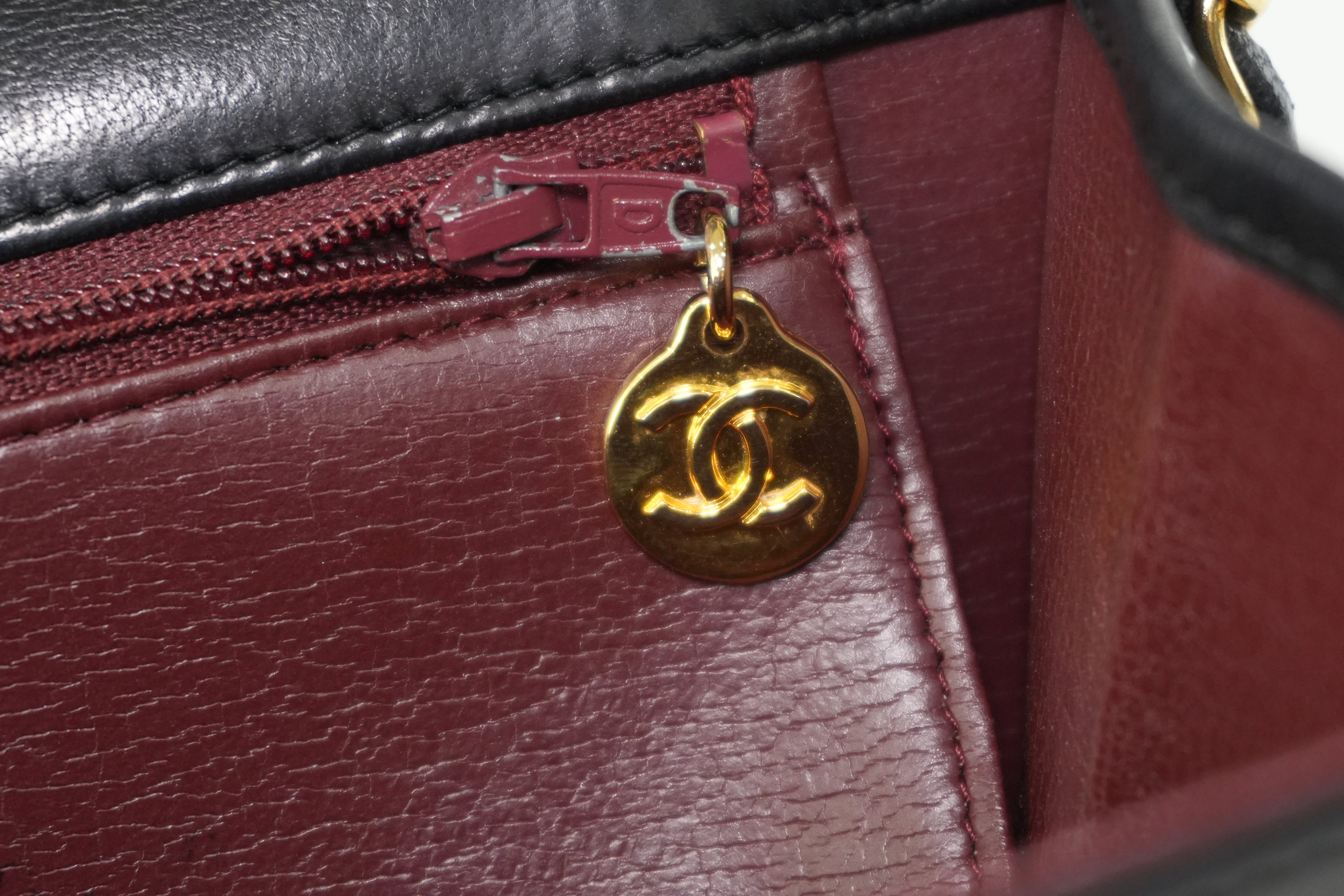 Pre-owned Chanel Lambskin Leather Chain Shoulder Bag Black