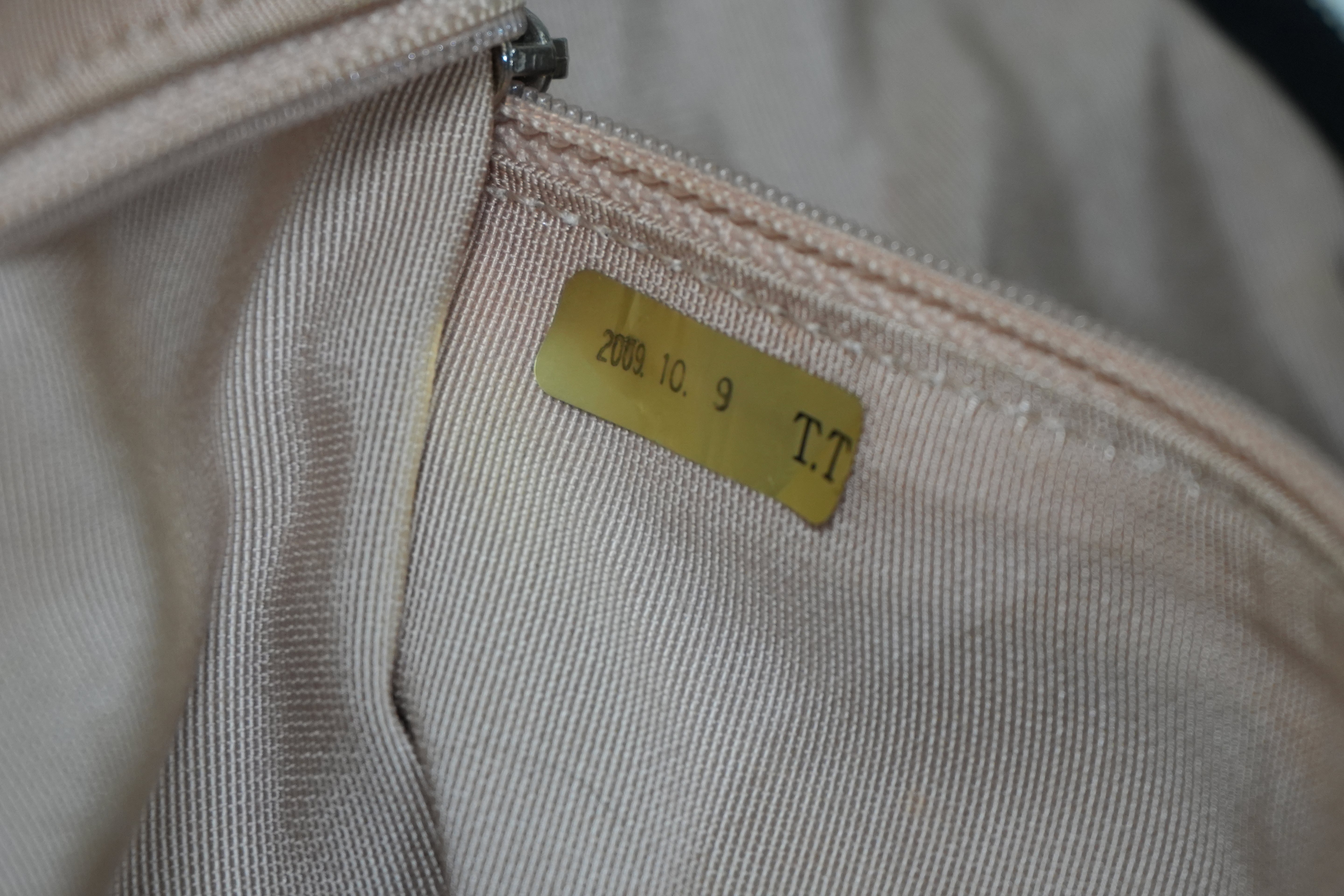 Pre-owned Chanel Lambskin Leather 31 Rue Cambon Embossed Tote Bag Black