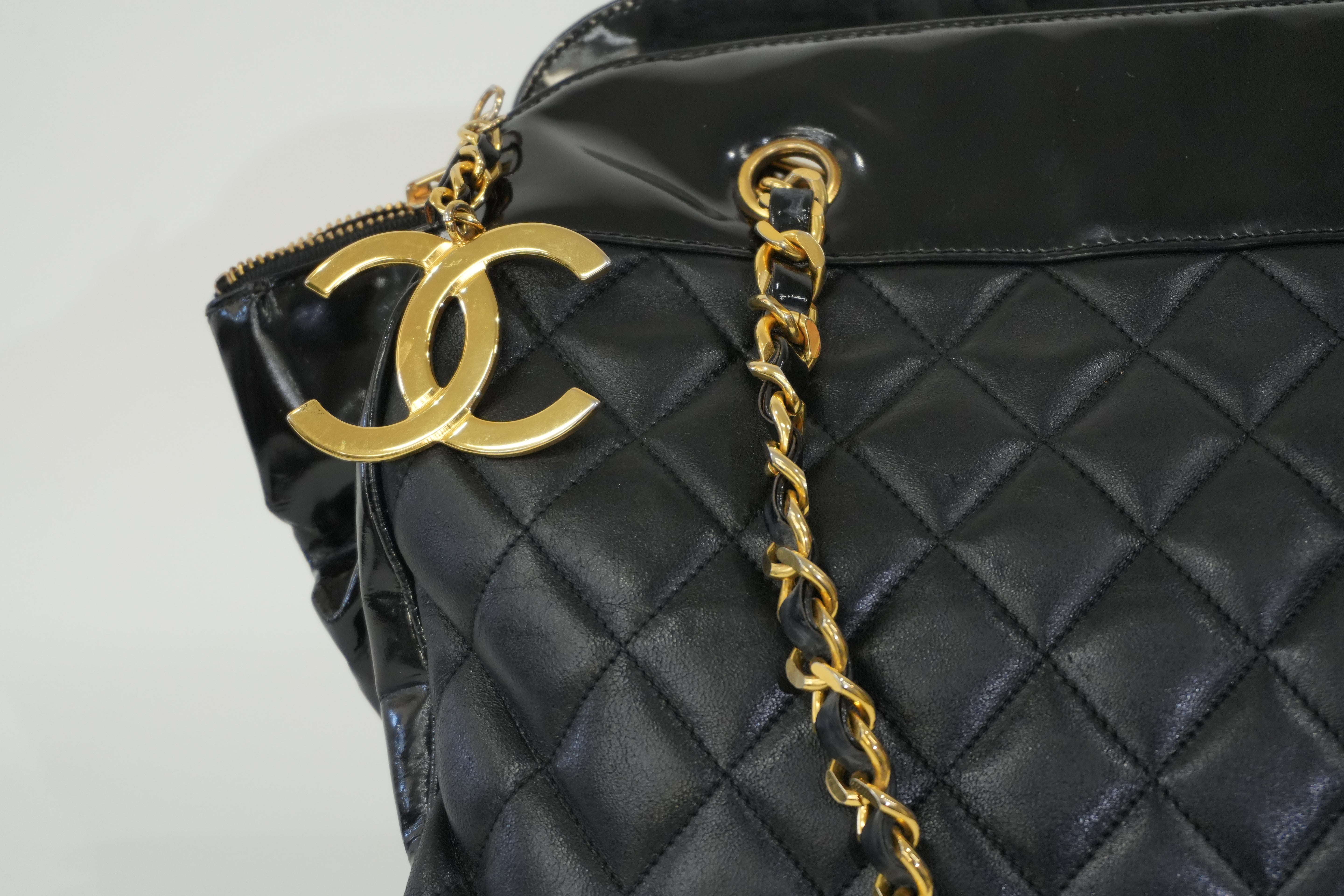 Pre-owned Chanel Lambskin Leather Chain Tote Bag Black