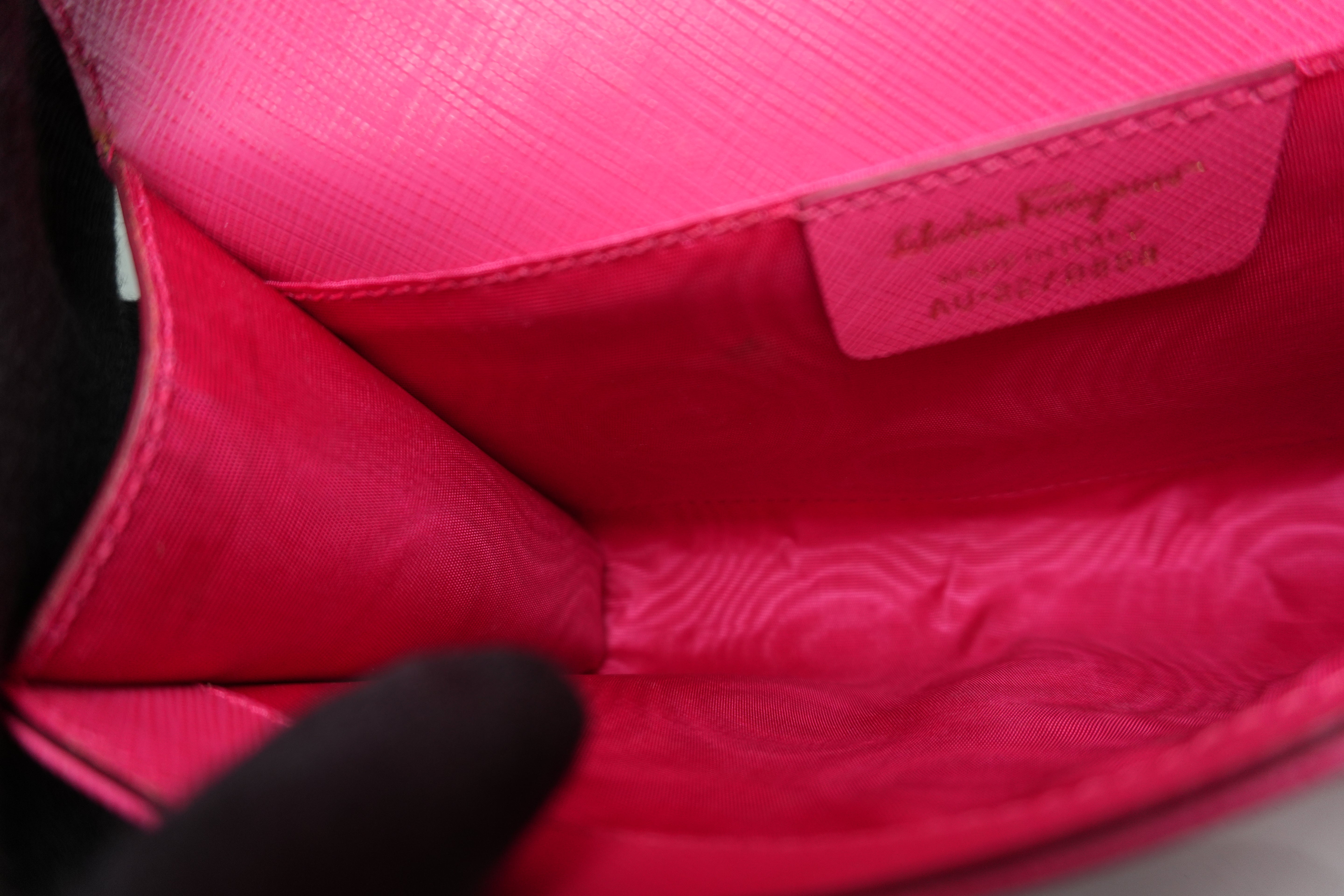 Pre-Owned Ferragamo Vara Bow Crossbody Bag Pink