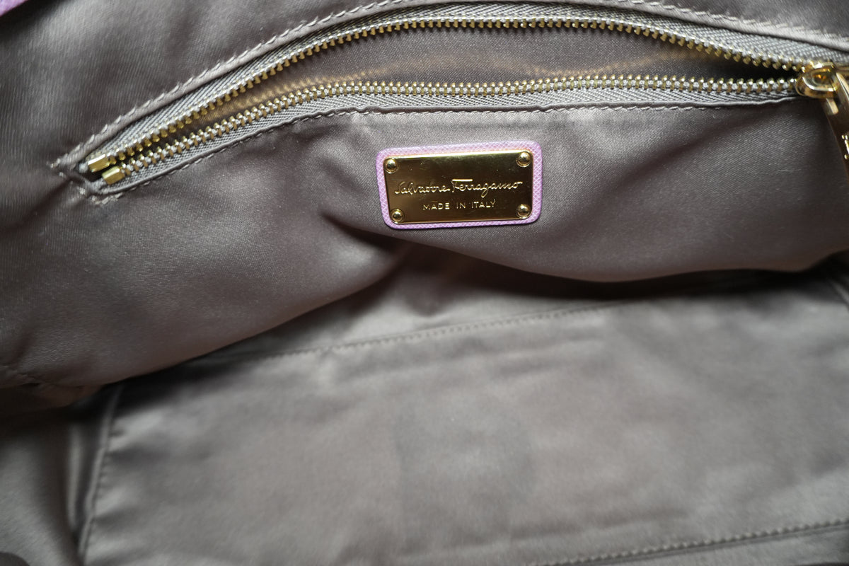 Pre-Owned Salvatore Ferragamo Beky Handbag Pink