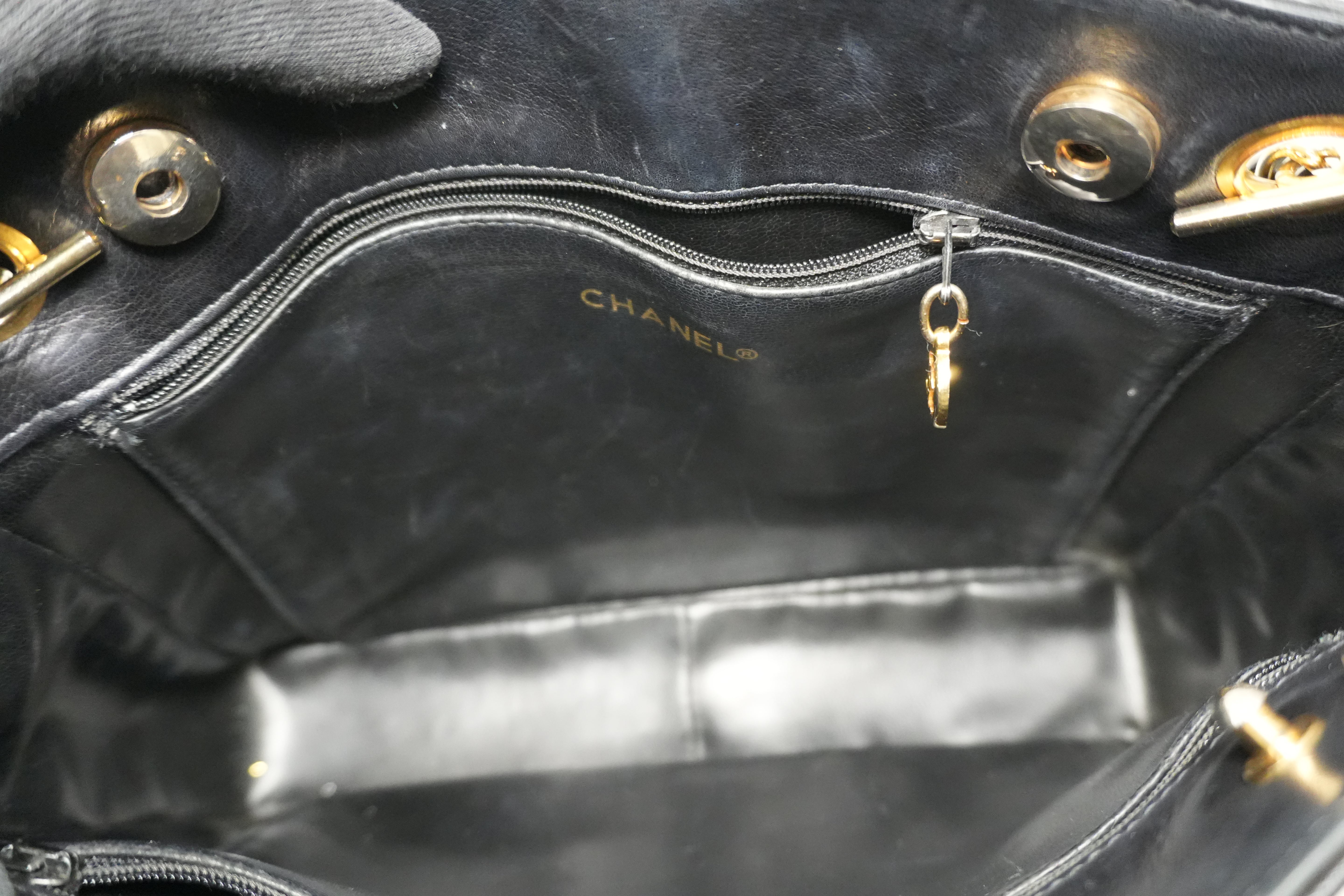 Pre-owned Chanel Lambskin Leather Chain Shoulder Bag Black