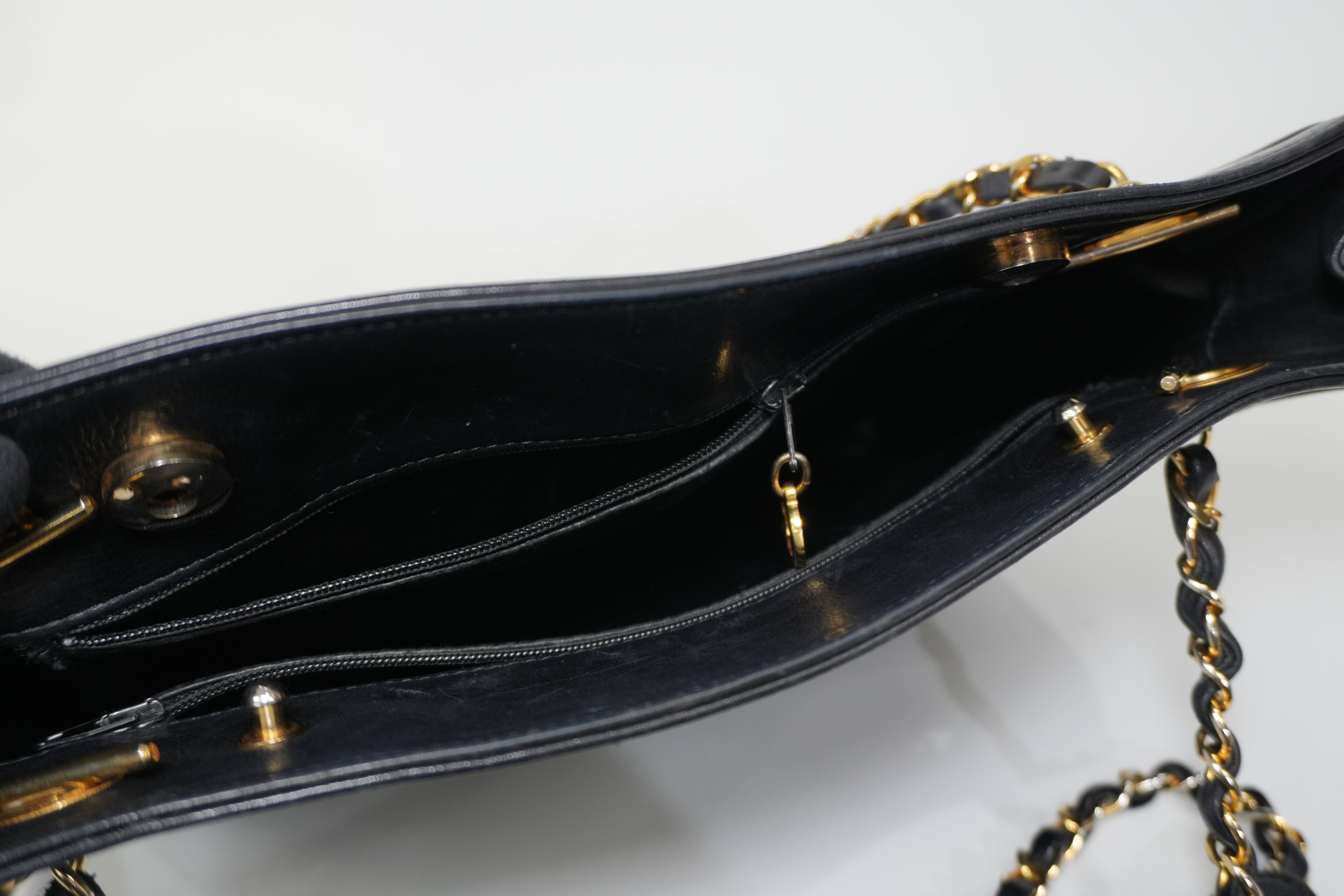 Pre-owned Chanel Lambskin Leather Chain Shoulder Bag Black