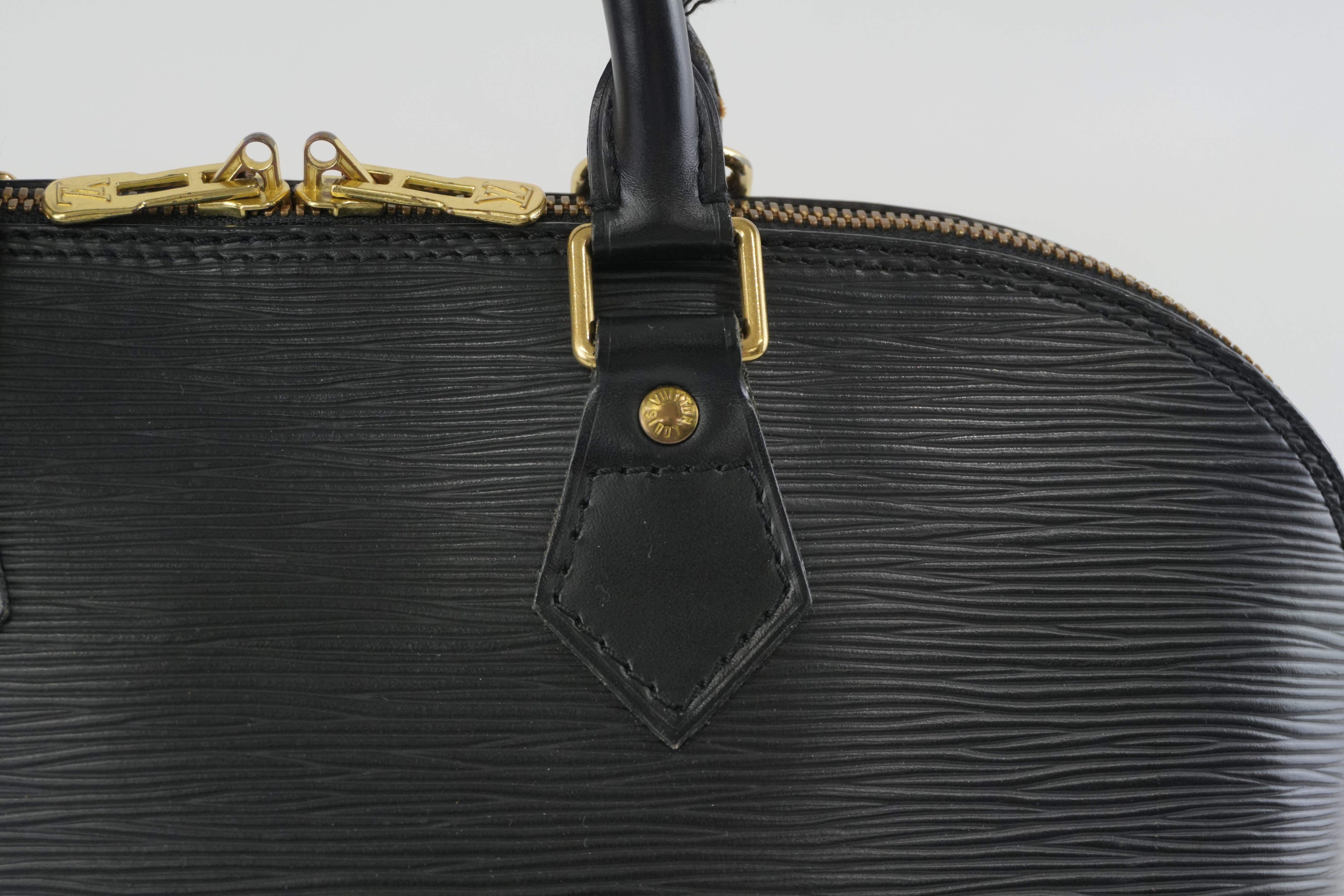 Pre-owned Louis Vuitton Epi Alma PM Black
