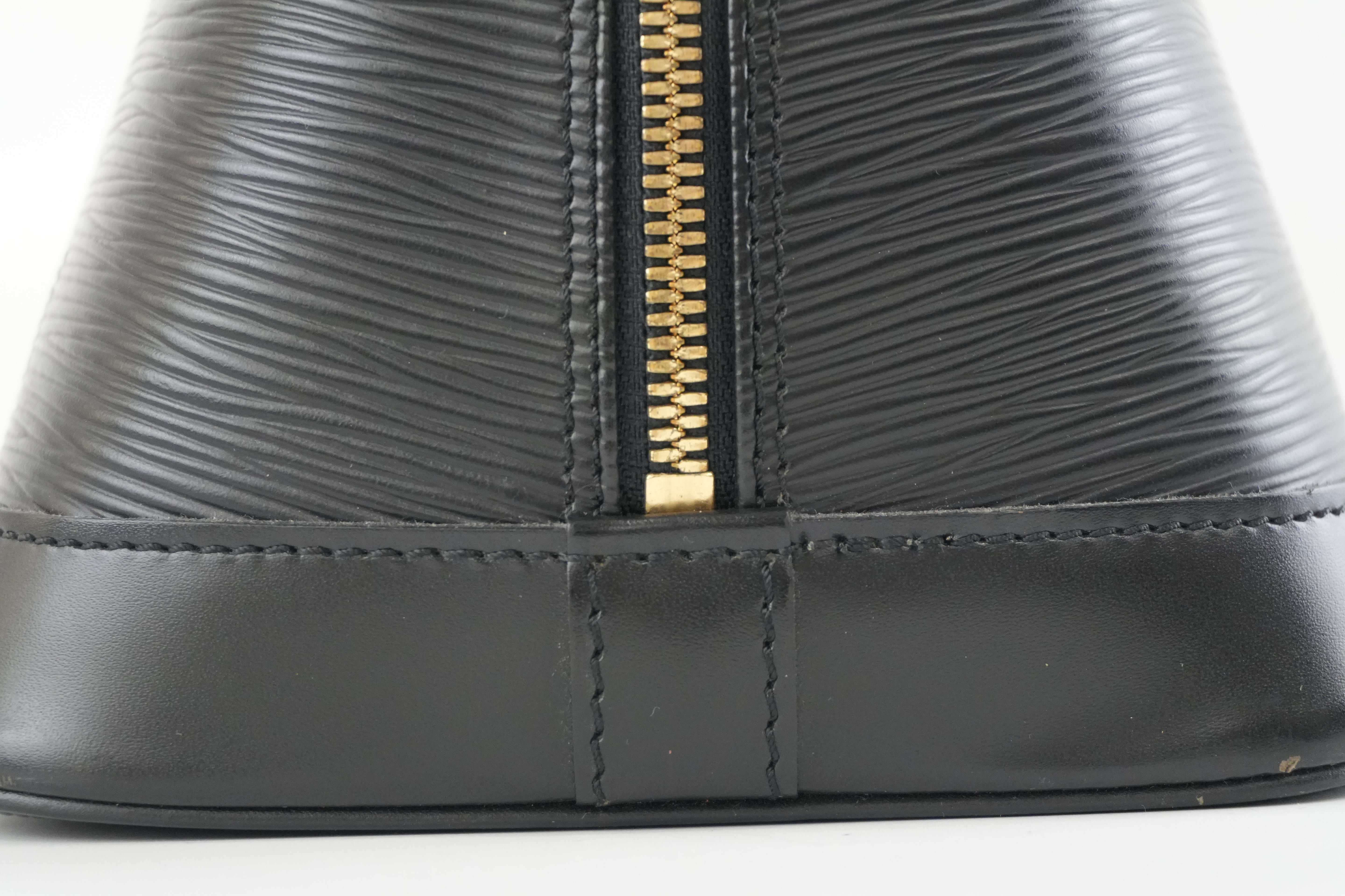 Pre-owned Louis Vuitton Epi Alma PM Black