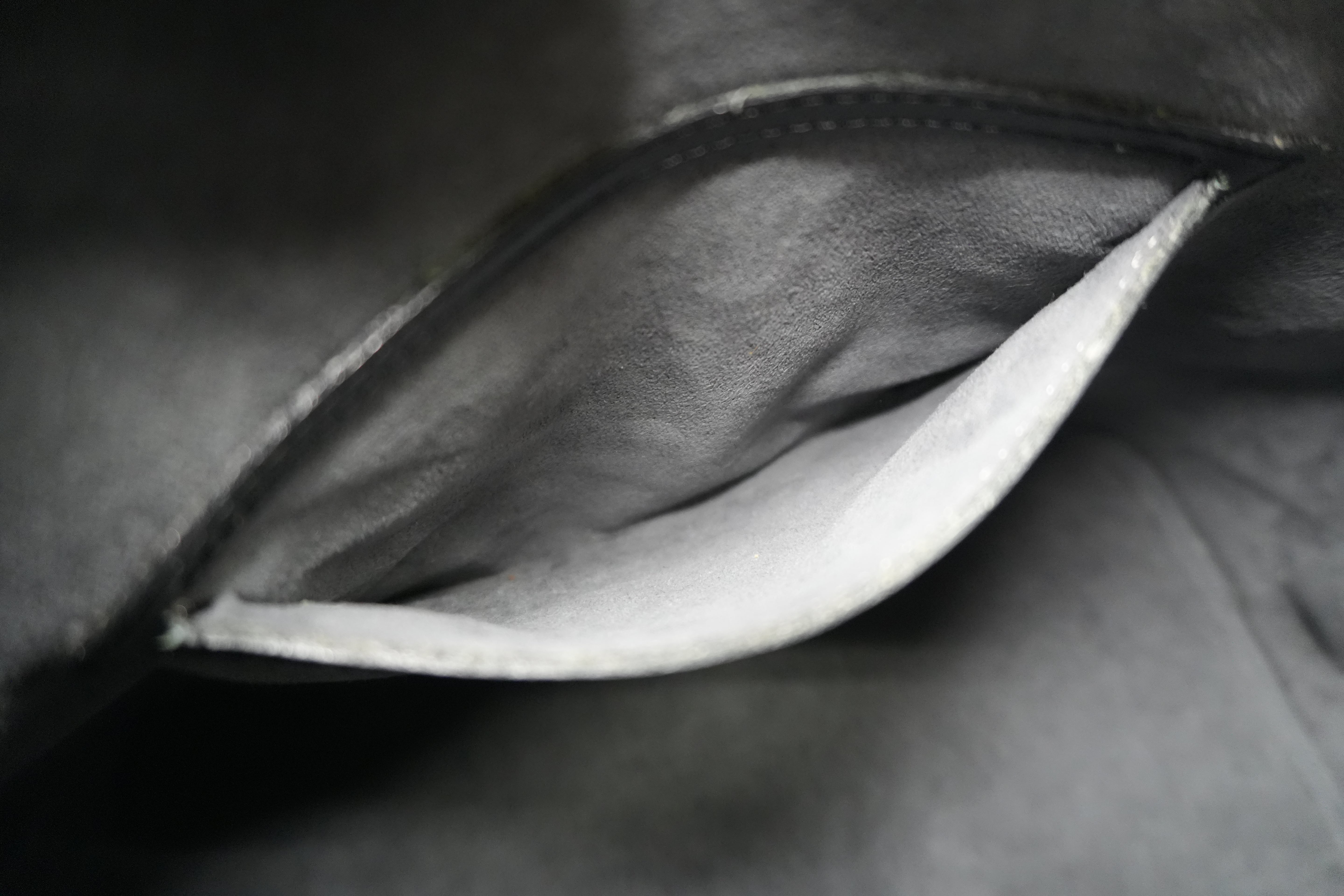 Pre-owned Louis Vuitton Epi Alma PM Black