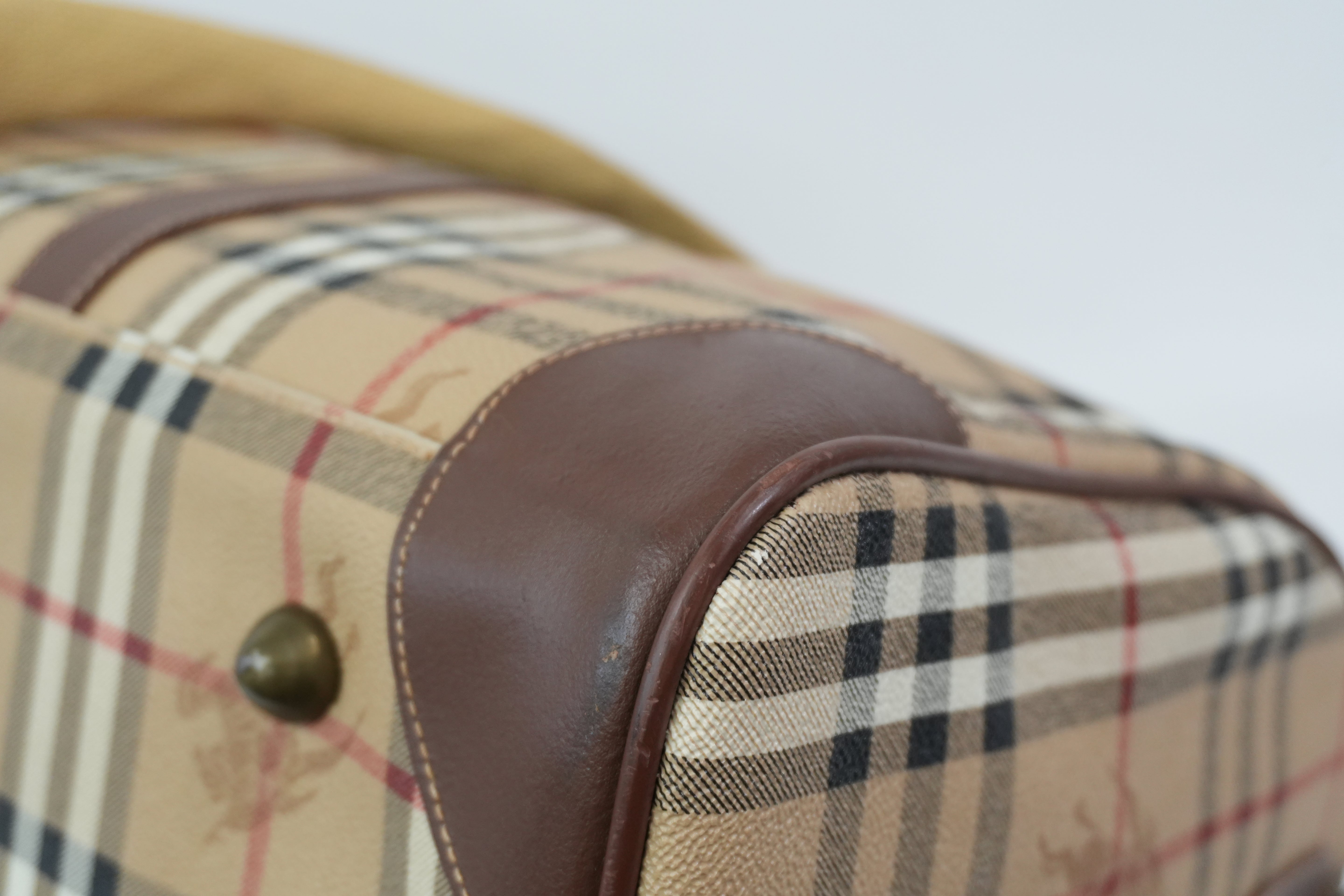 Pre-Owned Burberry Check Duffle Bag size 50 Beige