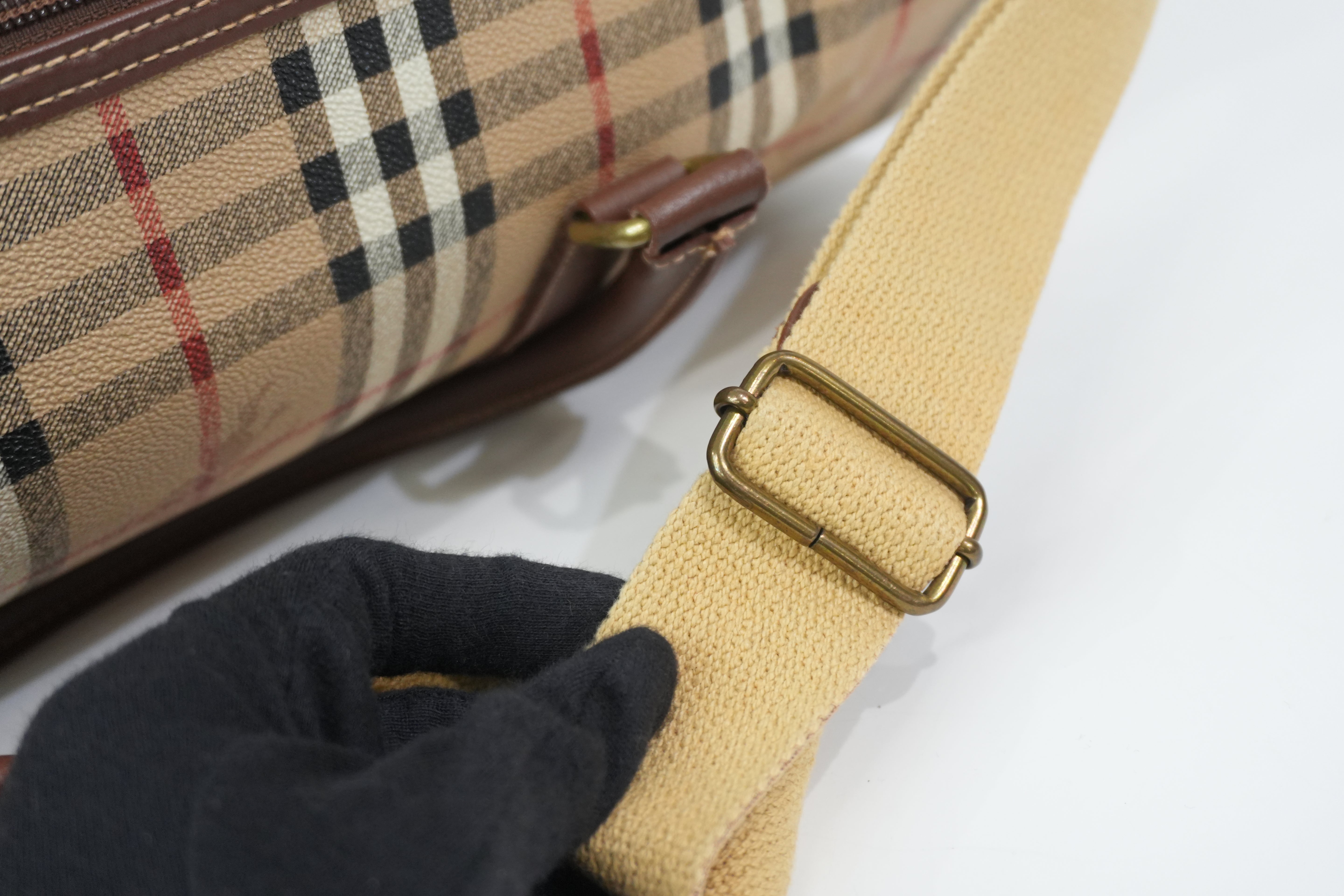 Pre-Owned Burberry Check Duffle Bag size 50 Beige
