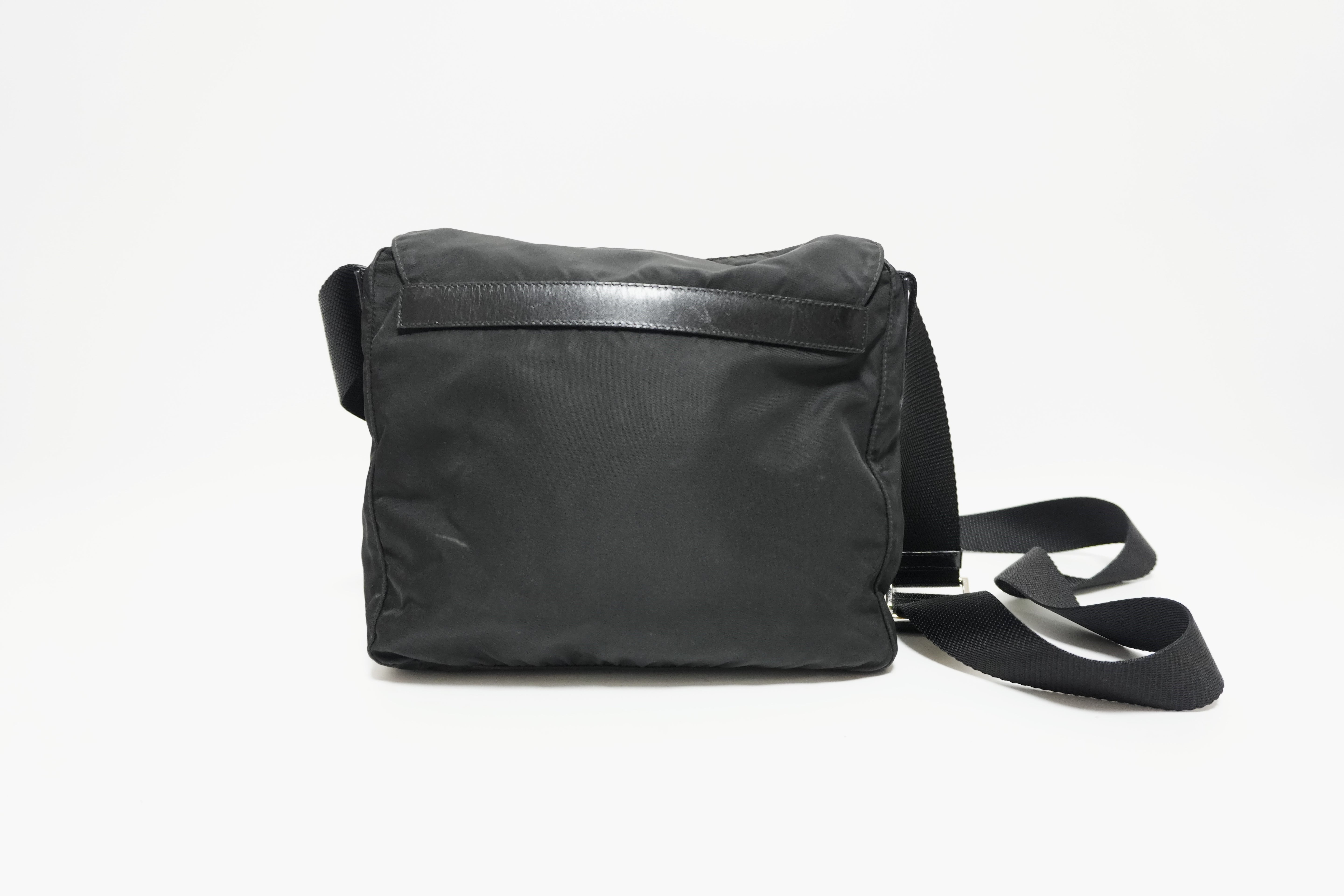 Borsa a tracolla in nylon Prada usata