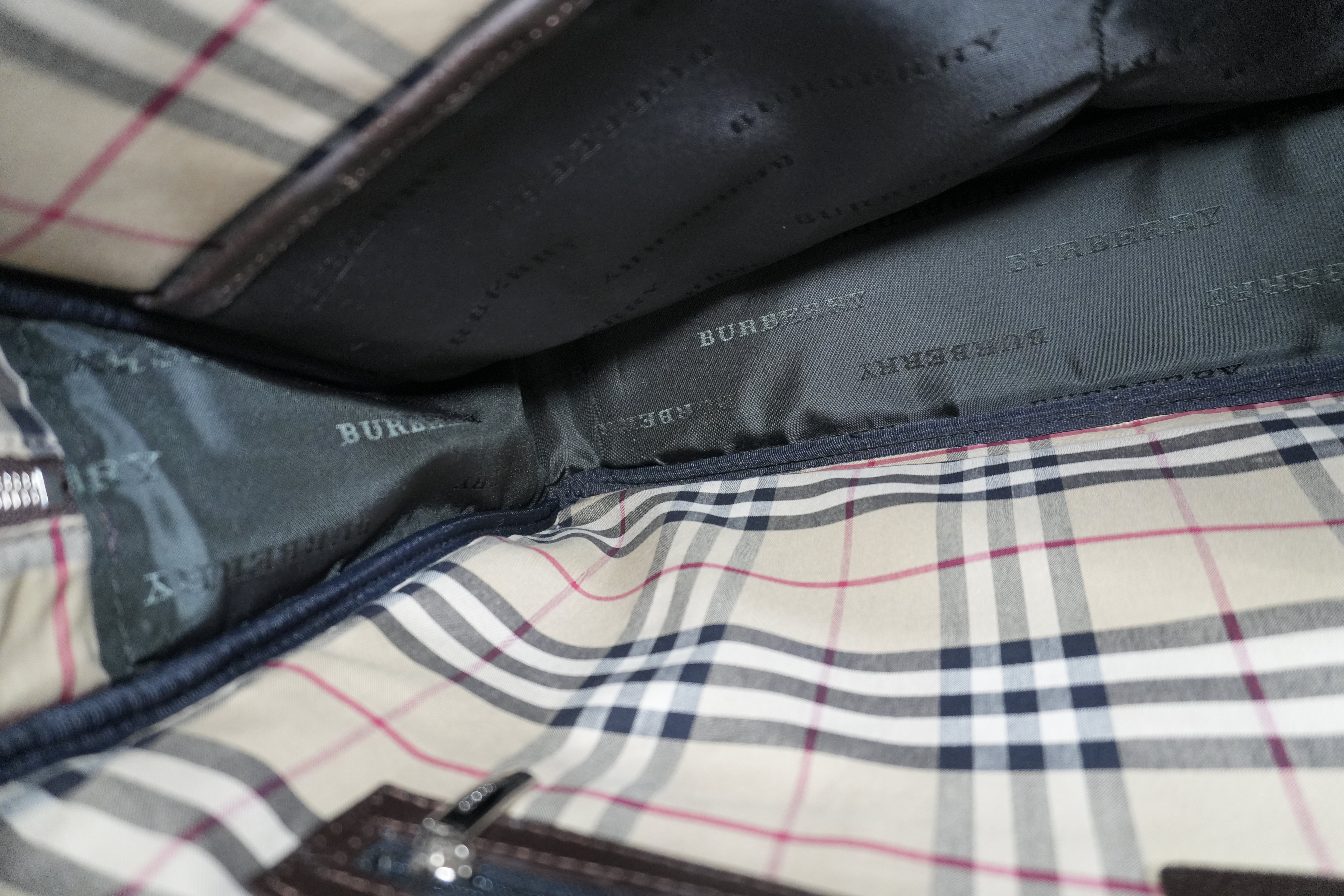 Pre-owned Burberry Briefcase Brown