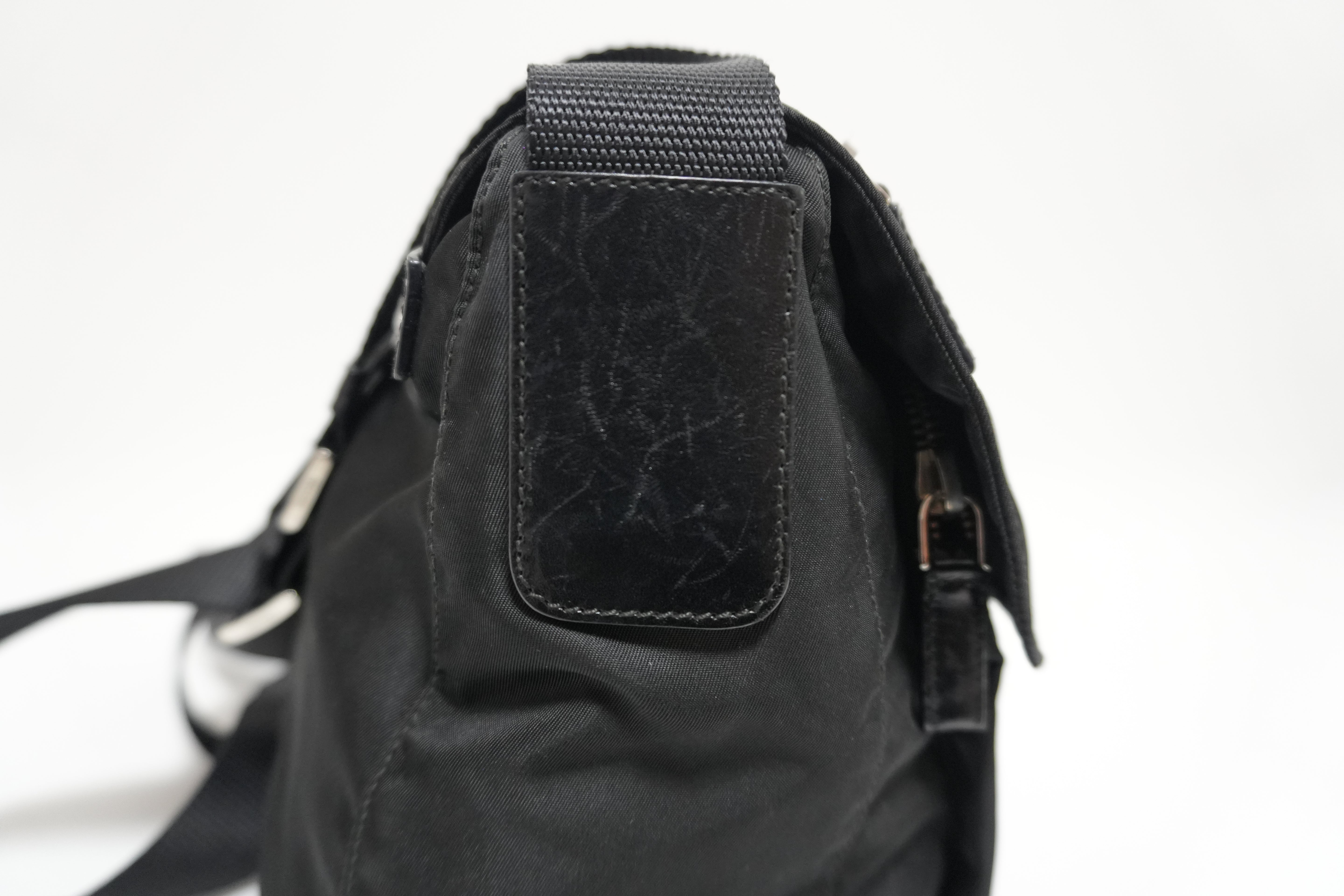 Borsa a tracolla in nylon Prada usata