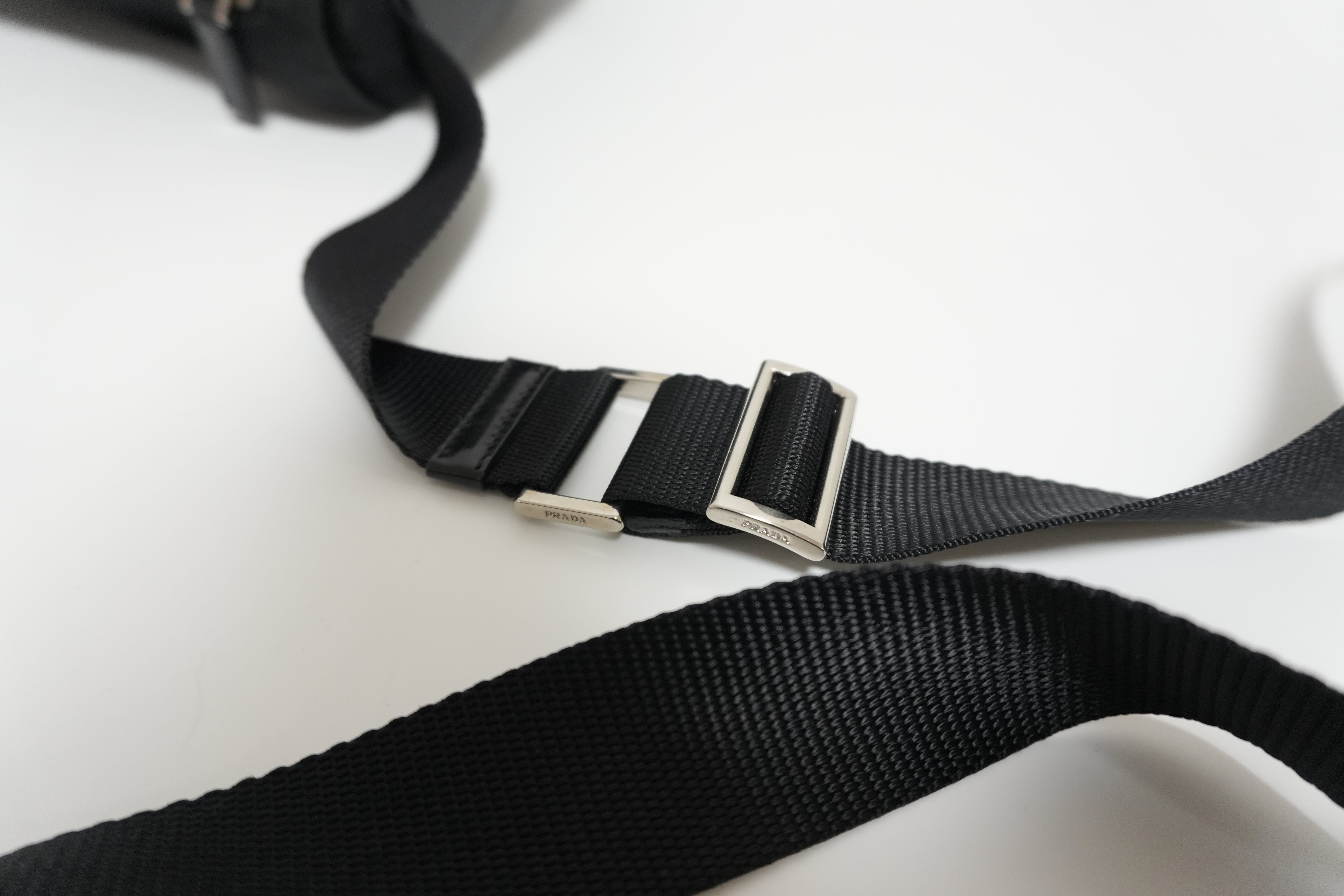 Borsa a tracolla in nylon Prada usata