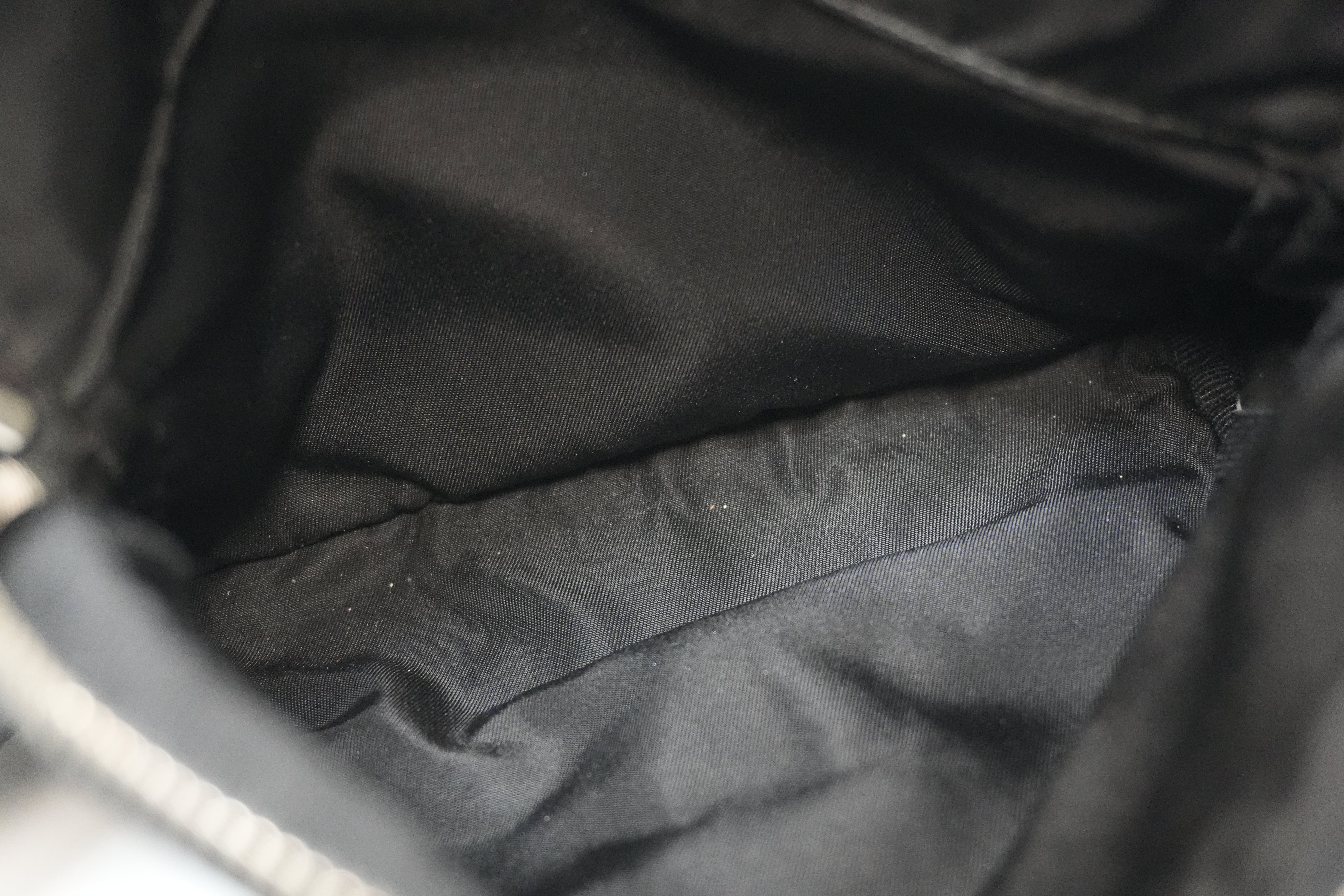 Borsa a tracolla in nylon Prada usata