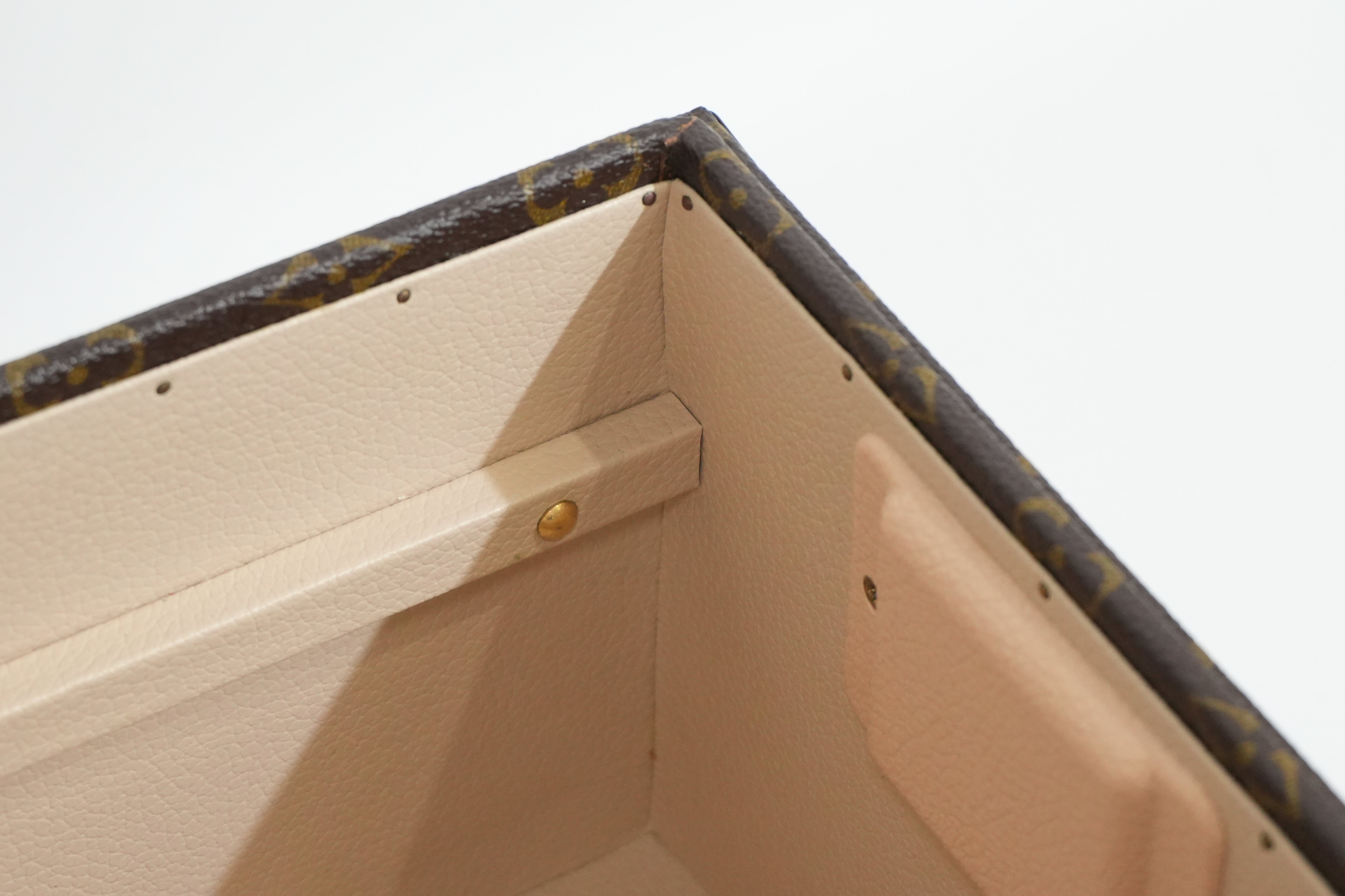 Pre-owned Louis Vuitton Boite Flacons Beauty Case Trunk