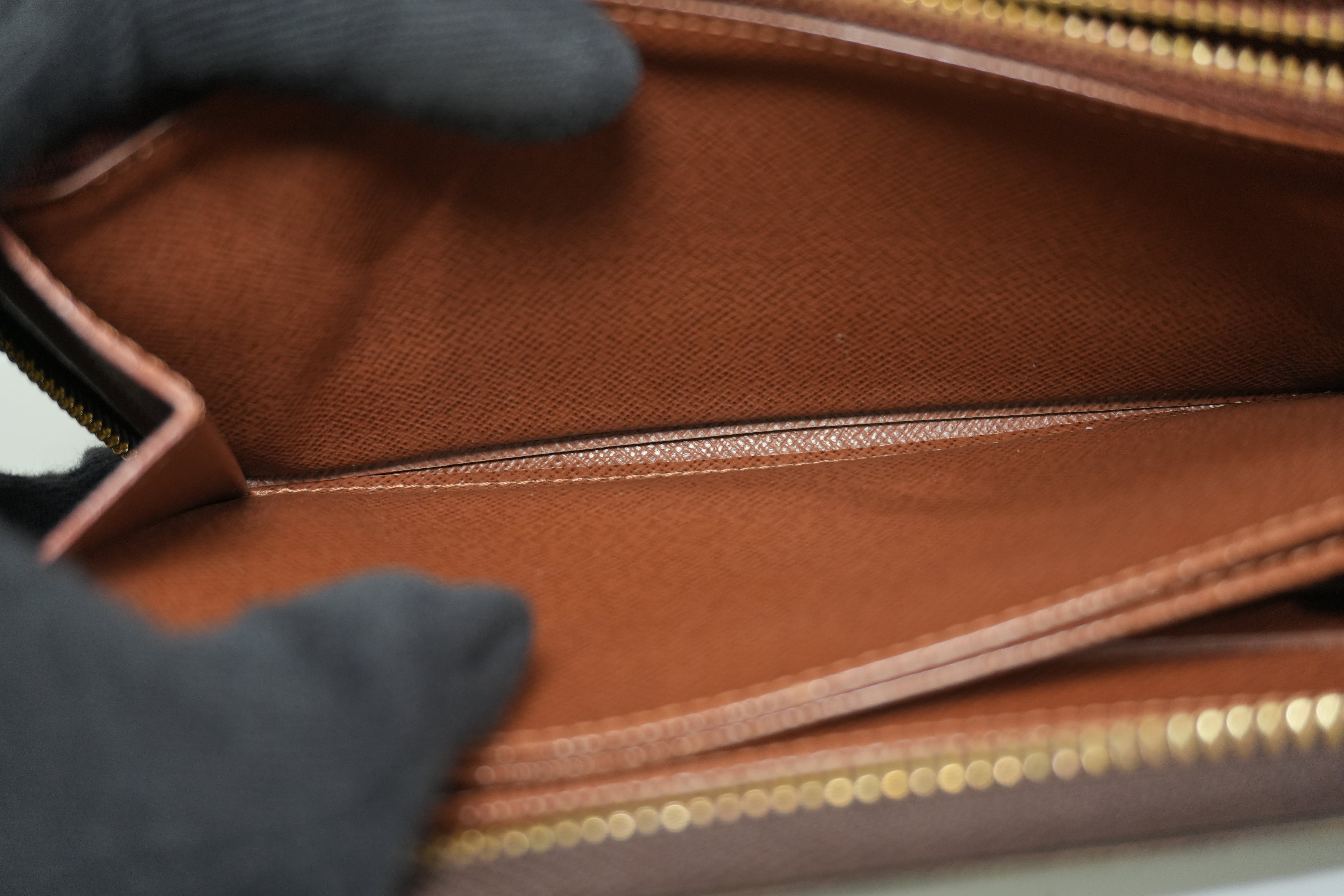 Pre-owned Louis Vuitton Monogram Zippy Long Wallet