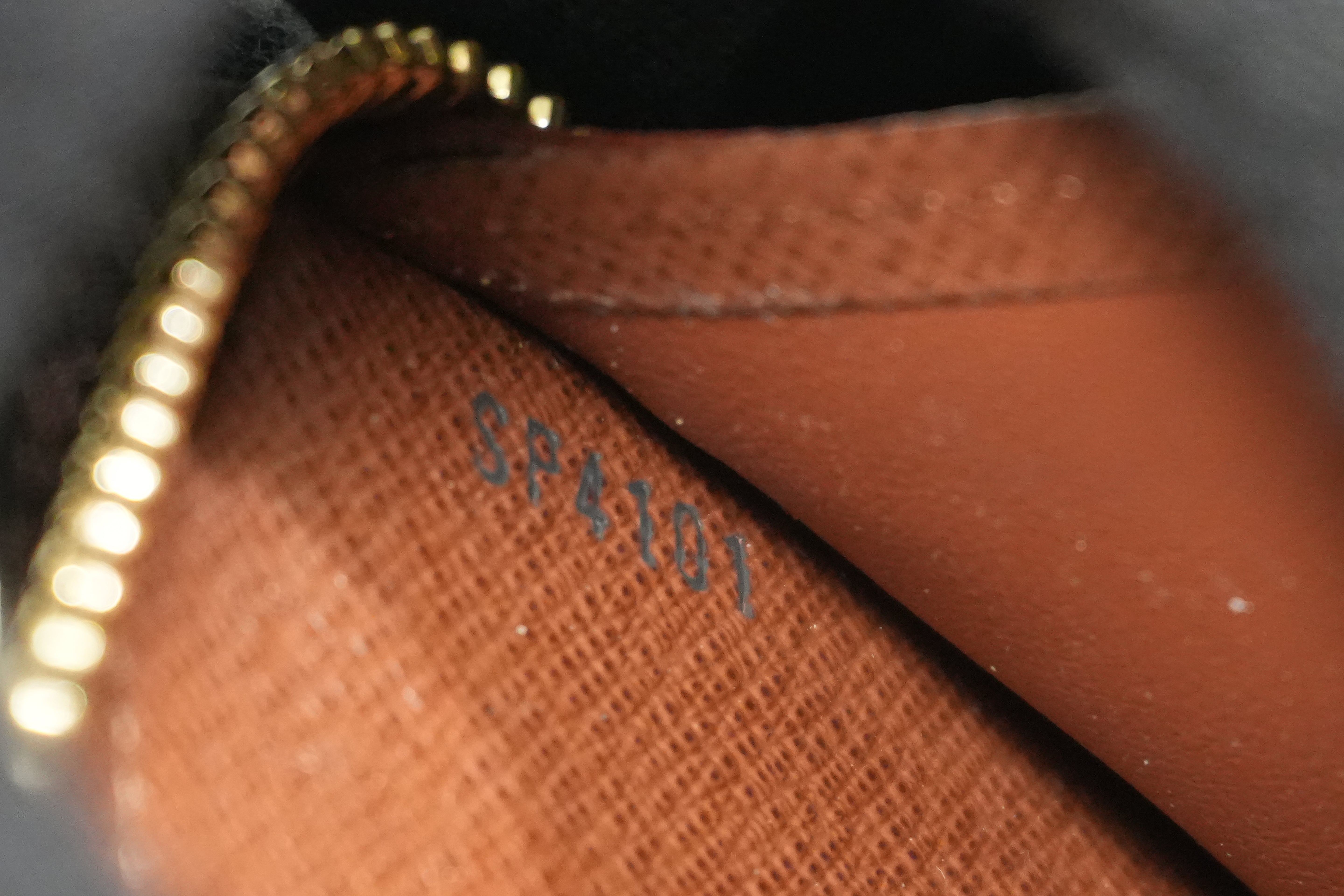 Pre-owned Louis Vuitton Monogram Zippy Long Wallet