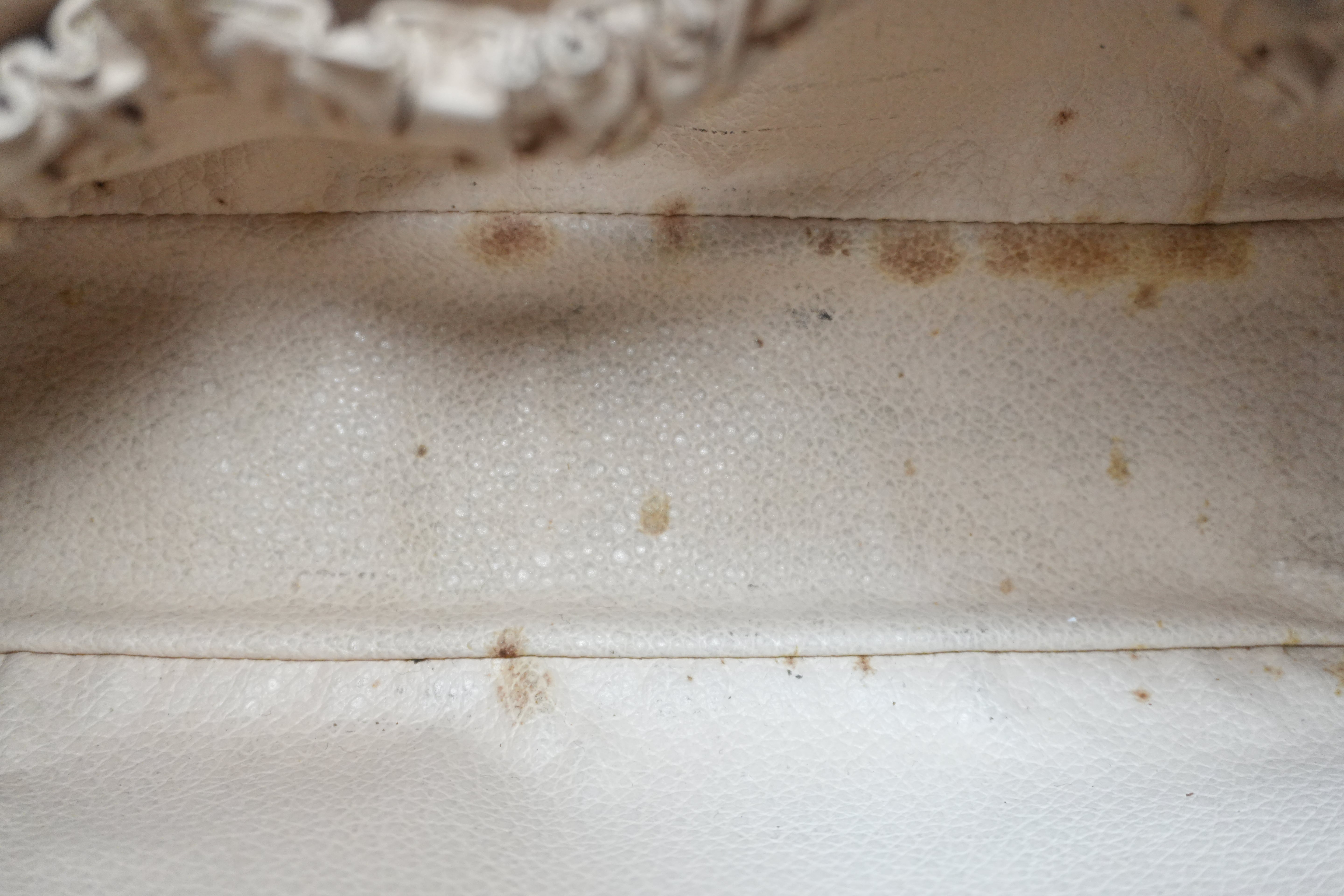 ルイヴィトン トゥルース 23 中古