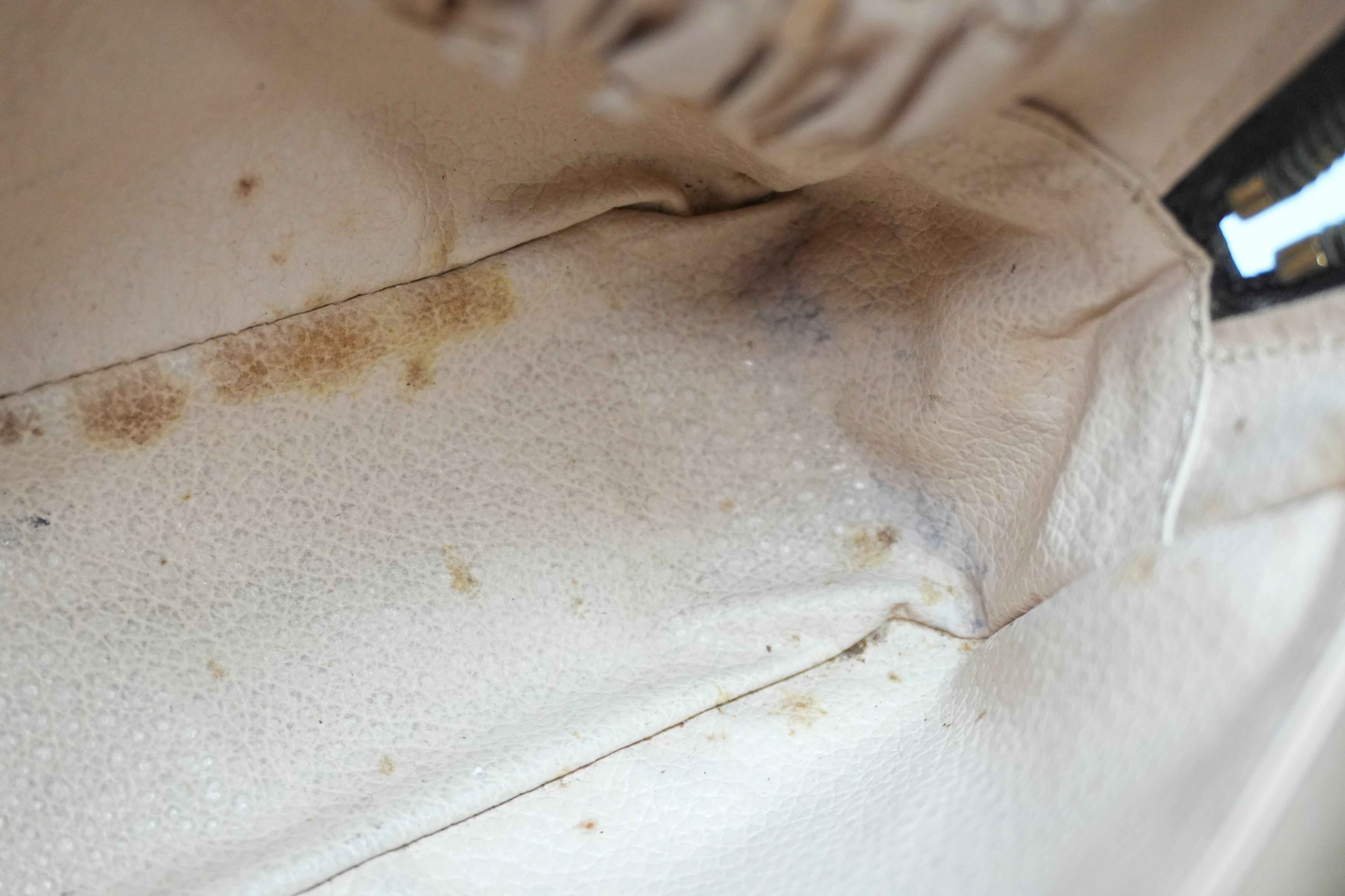 ルイヴィトン トゥルース 23 中古