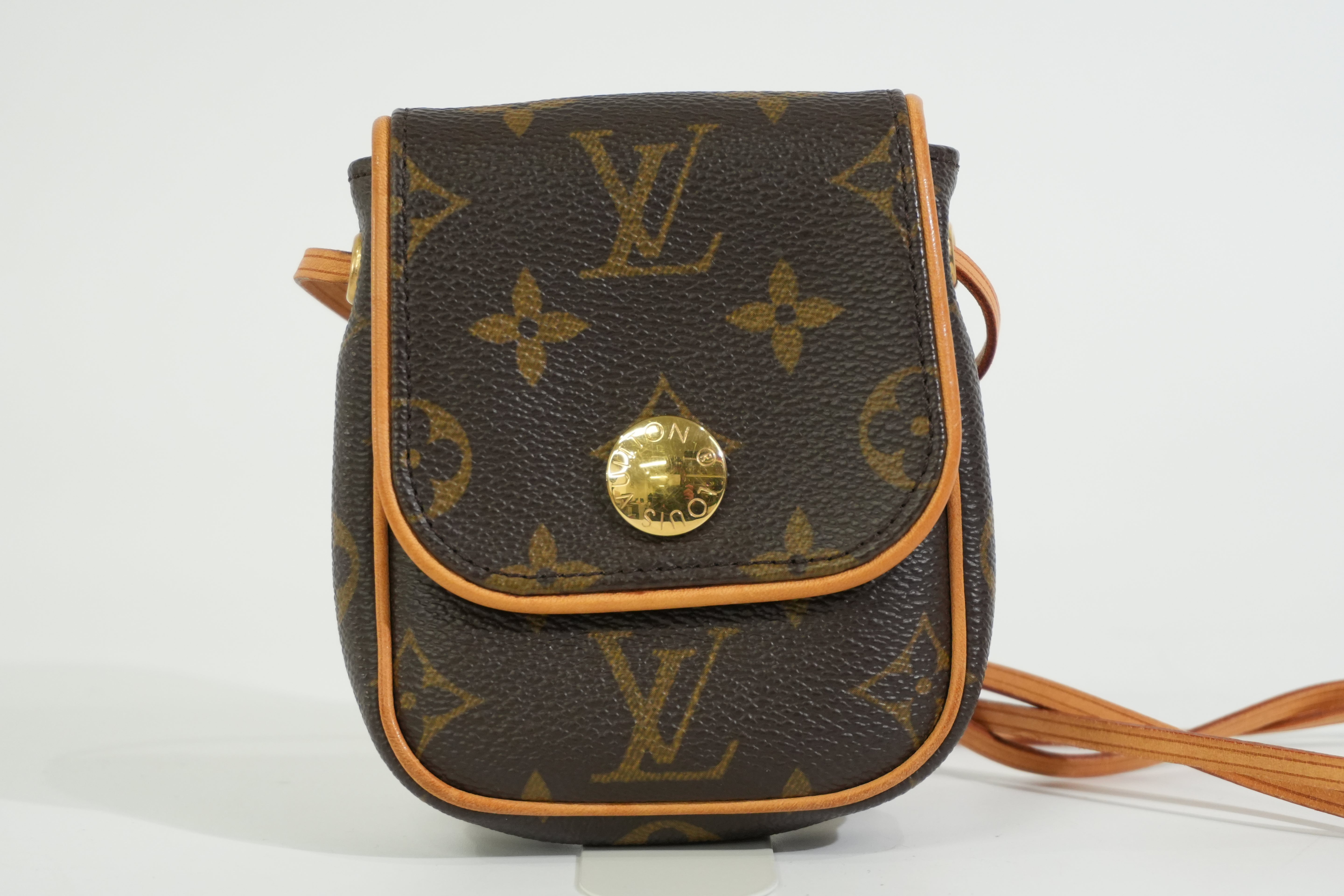 Pre-owned Louis Vuitton Monogram Pochette Cancun Crossbody Bag