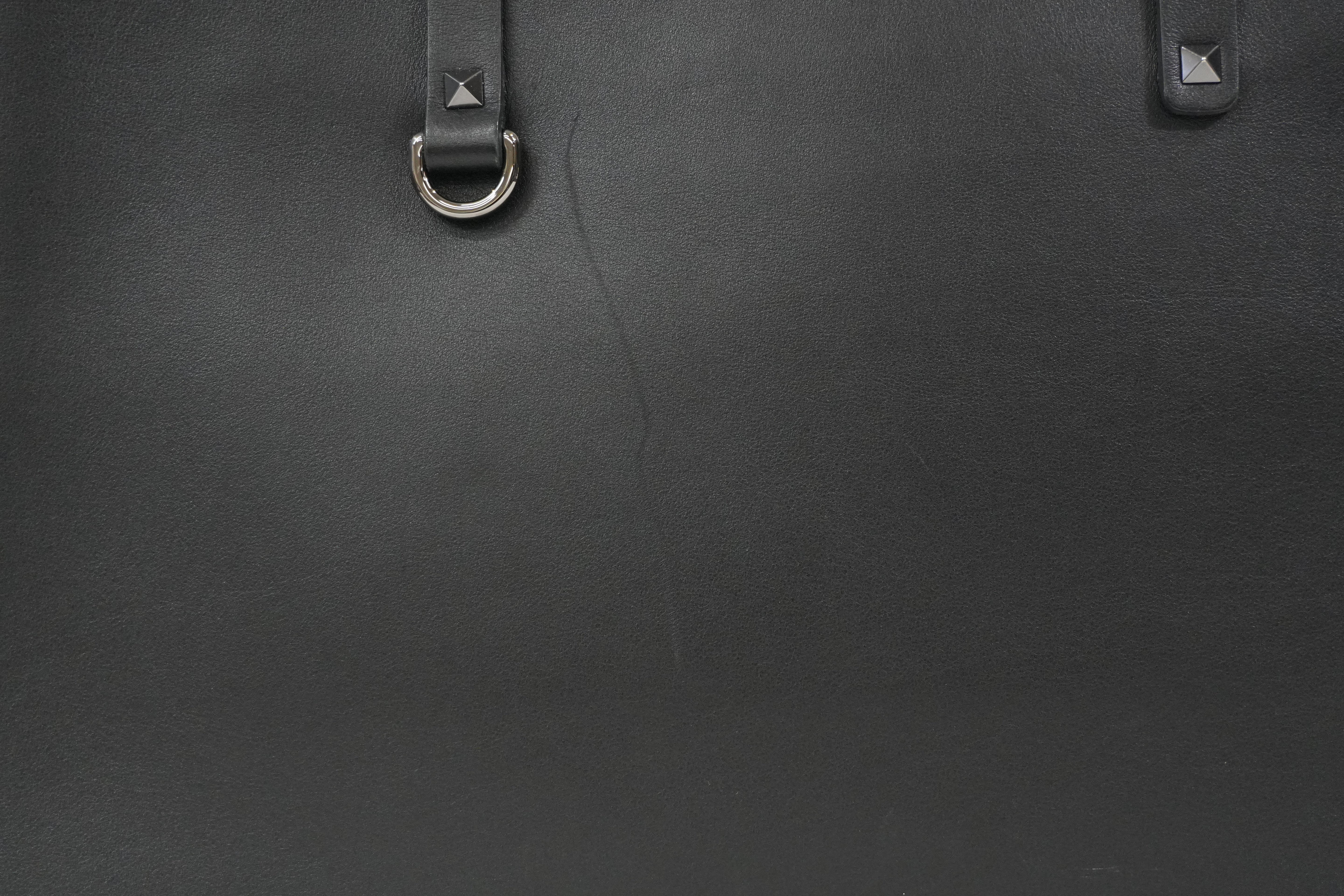 Pre-Owned Valentino Laptop Handbag