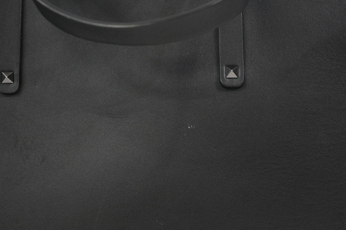 Pre-Owned Valentino Laptop Handbag