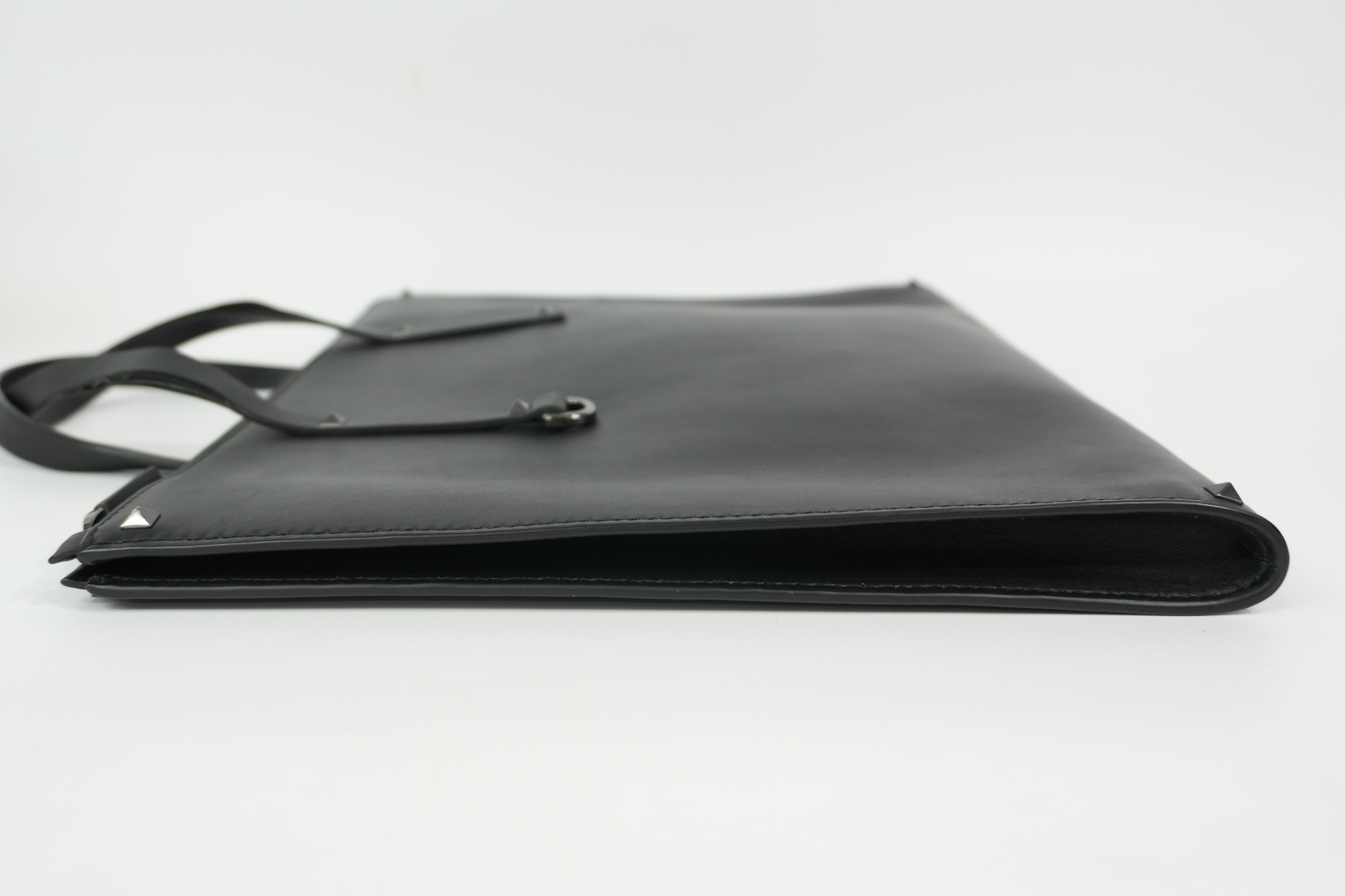 Pre-Owned Valentino Laptop Handbag