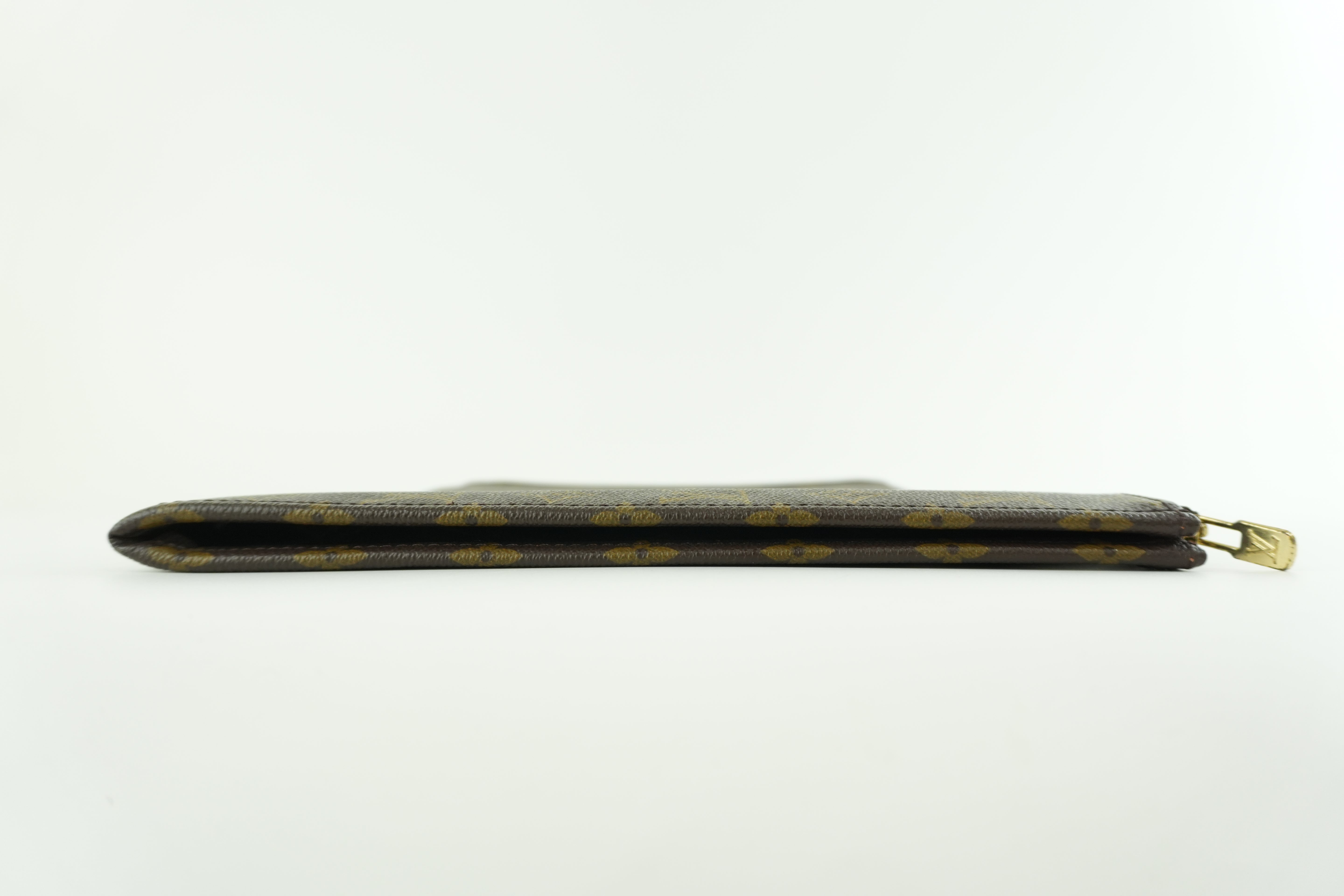 Pre-owned Louis Vuitton Monogram Pochette Document