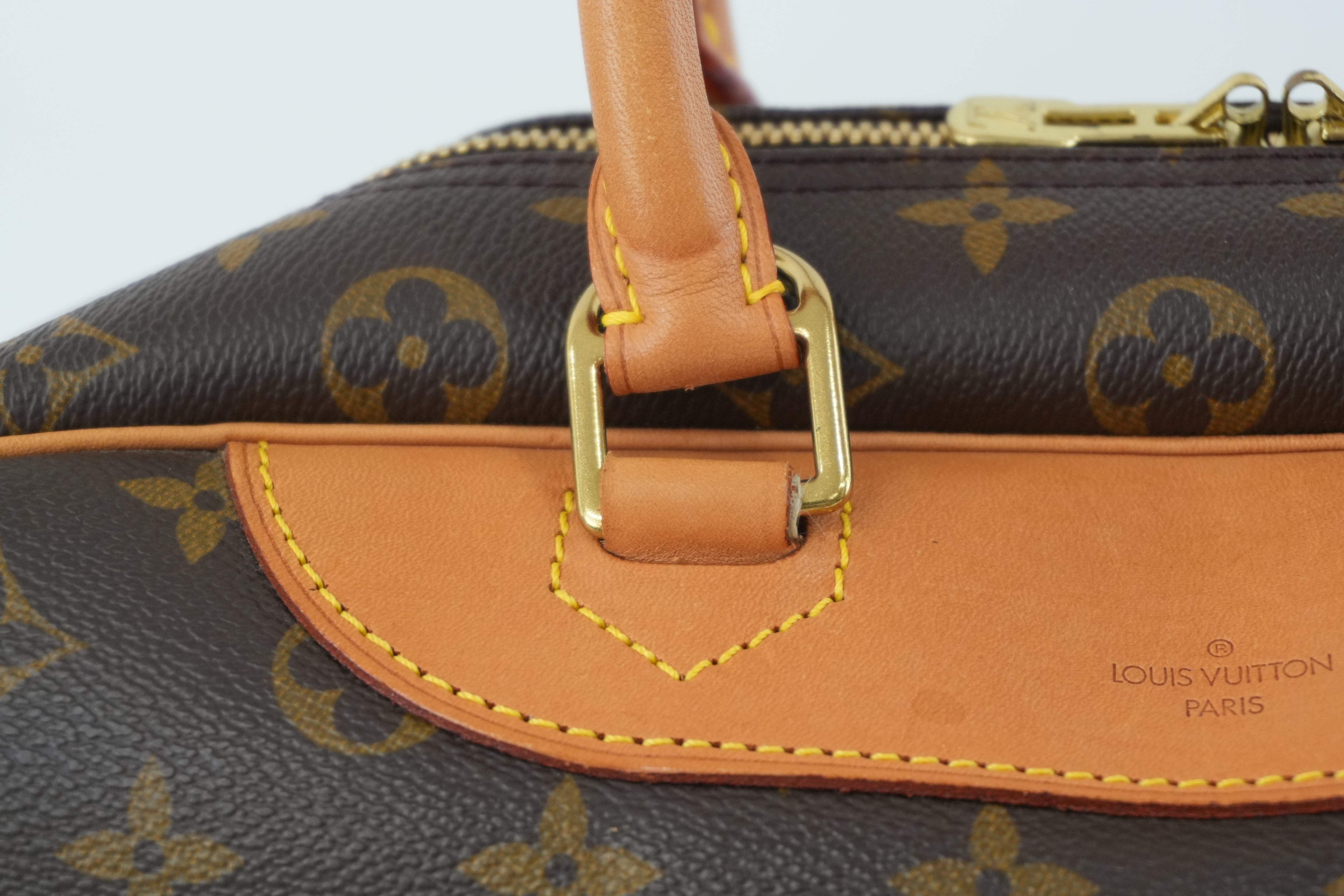 Pre-owned Louis Vuitton Monogram Deauville Handbag