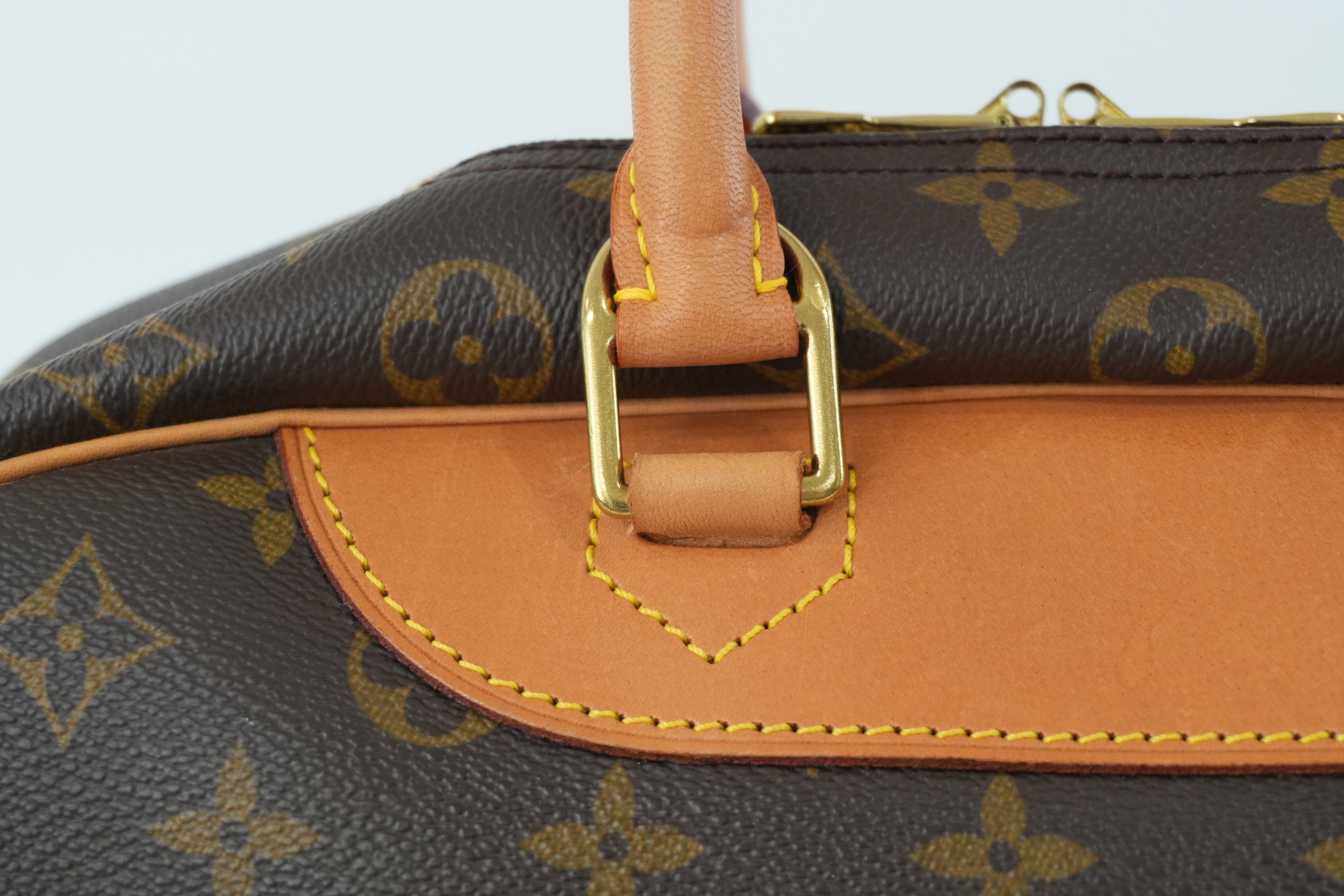 Pre-owned Louis Vuitton Monogram Deauville Handbag