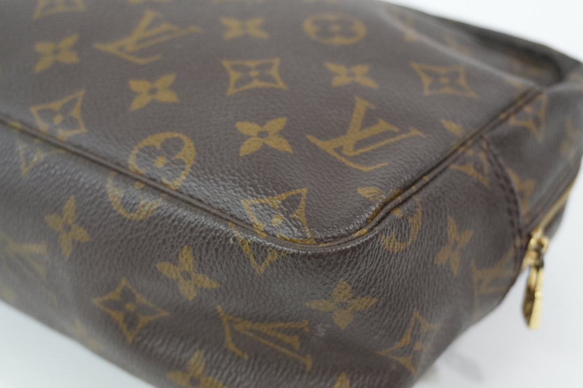 Pre-Owned Louis Vuitton Monogram Trousse 28