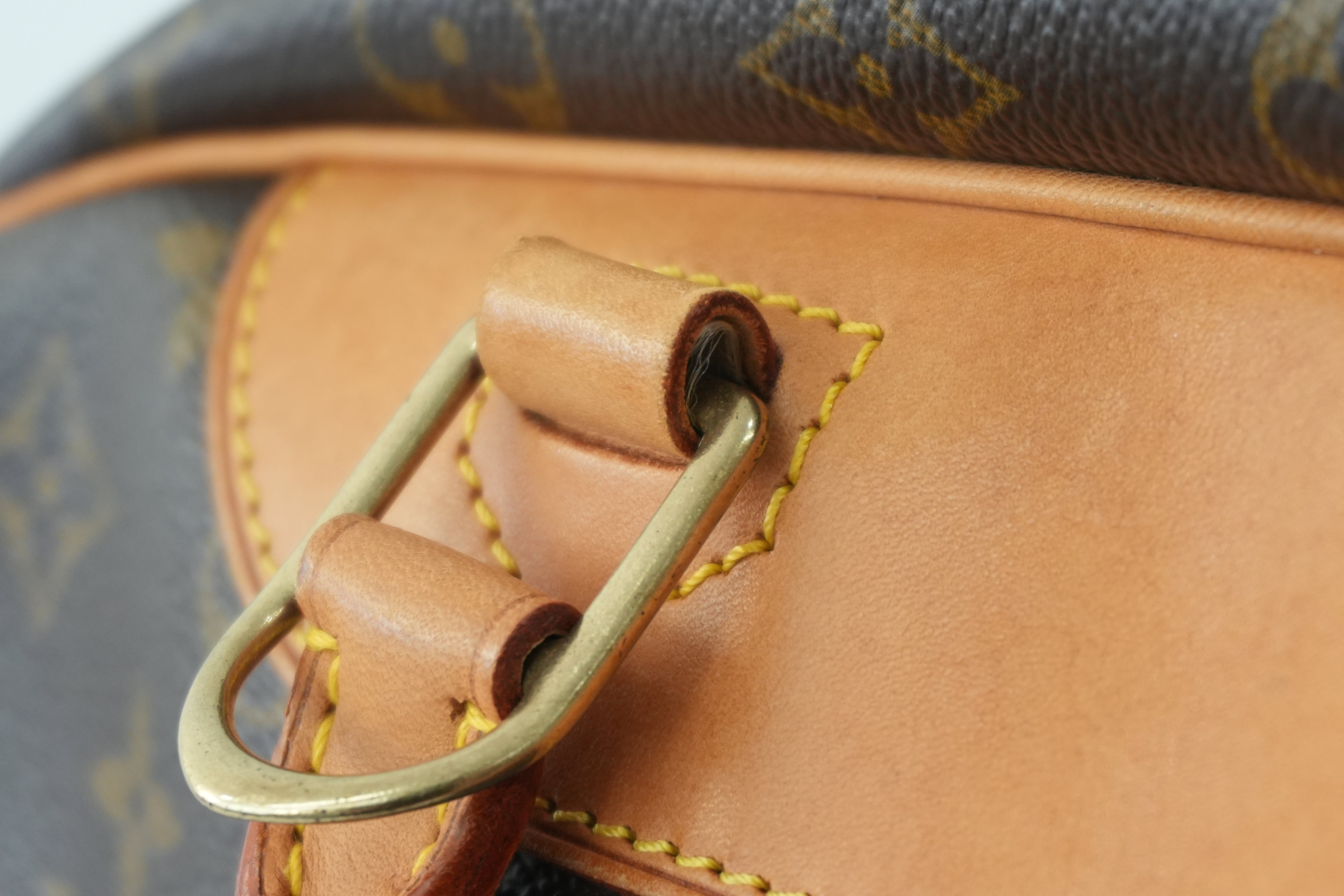 Pre-owned Louis Vuitton Monogram Deauville Handbag