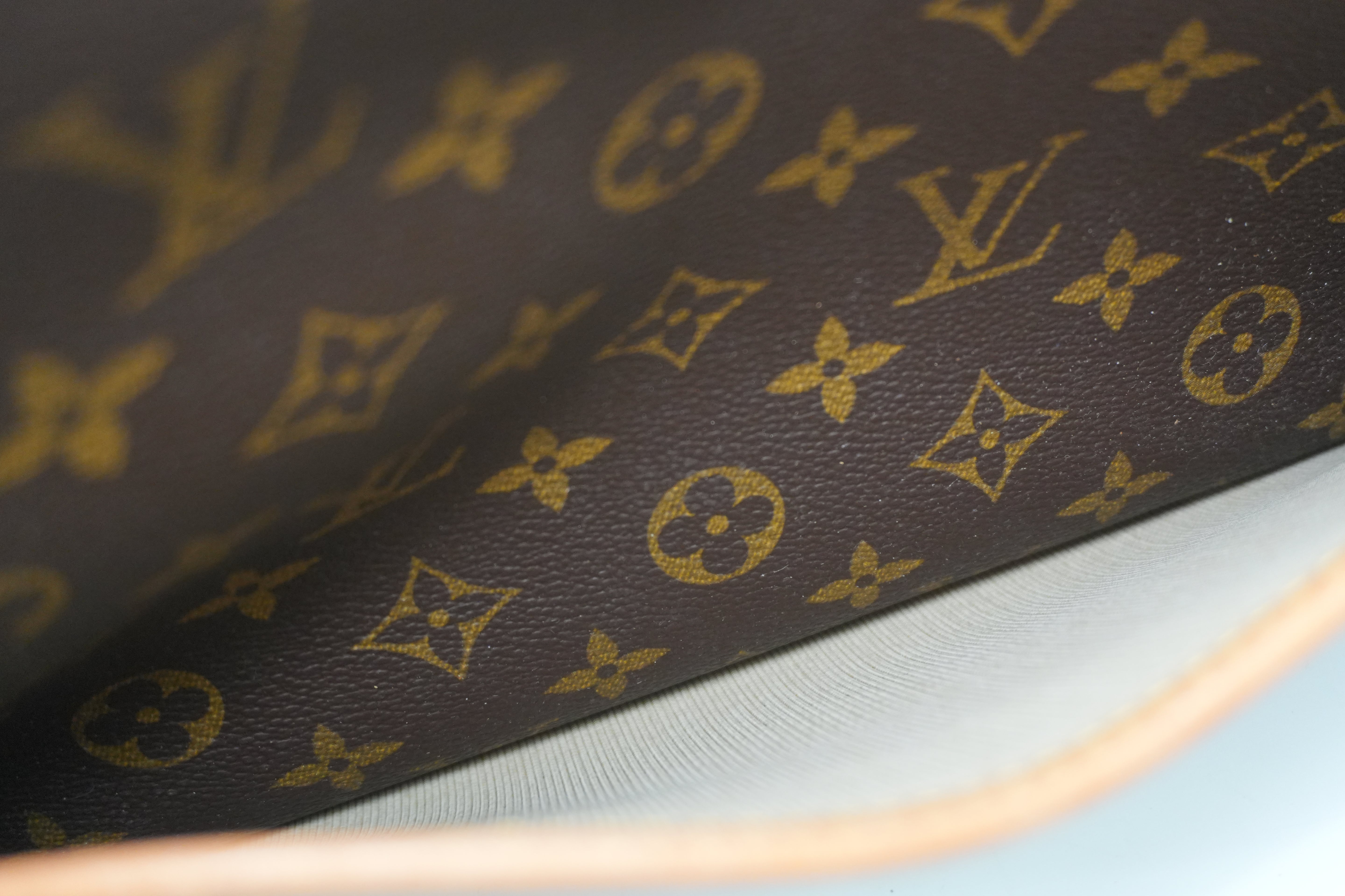 Pre-owned Louis Vuitton Monogram Deauville Handbag