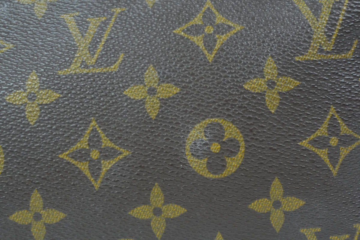 Pre-Owned Louis Vuitton Trousse 23 Monogram