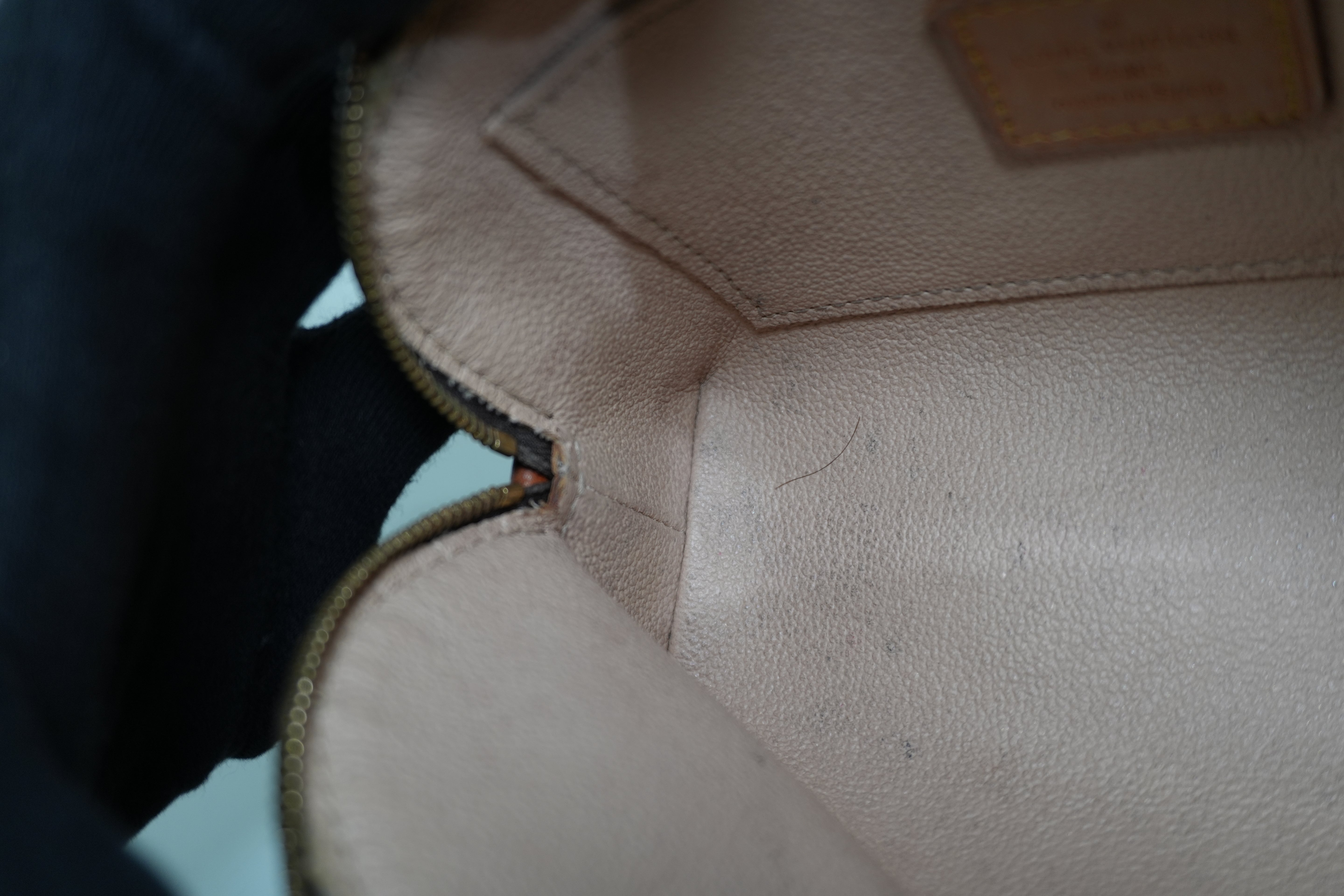 Pre-owned Louis Vuitton Monogram Cosmetic Pouch PM