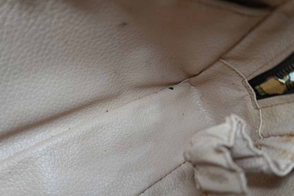 Pre-Owned Louis Vuitton Trousse 23 Monogram