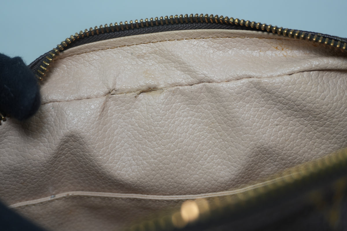 Pre-Owned Louis Vuitton Trousse 23 Monogram