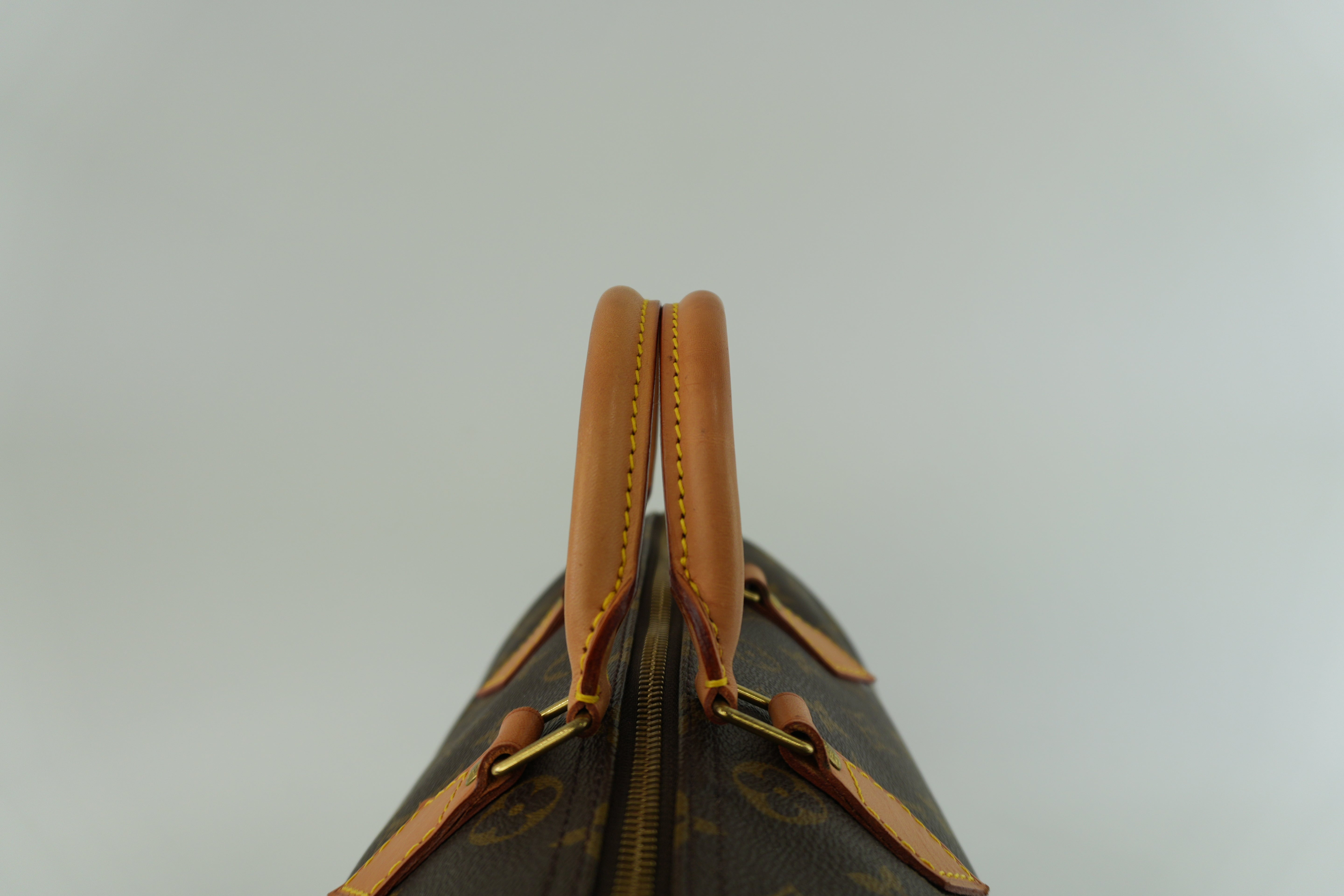 Louis Vuitton Monogram Speedy 30 Handbag Used